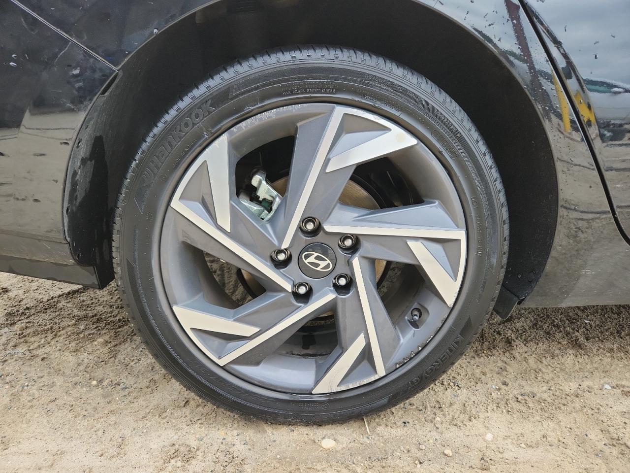 2025 Hyundai Elantra Limited Black vin: KMHLP4DG0SU981915 Damage: Right Rear Wheel, Curb Rash, 9 To 10 Inches