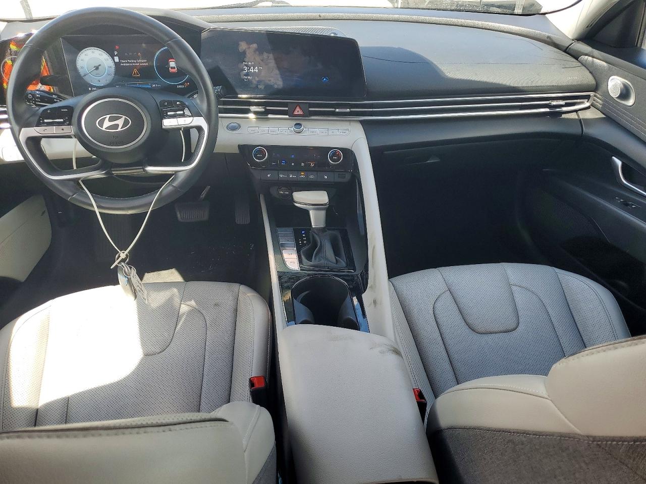 2024 Hyundai Elantra Limited Silver vin: KMHLP4DG2RU795724