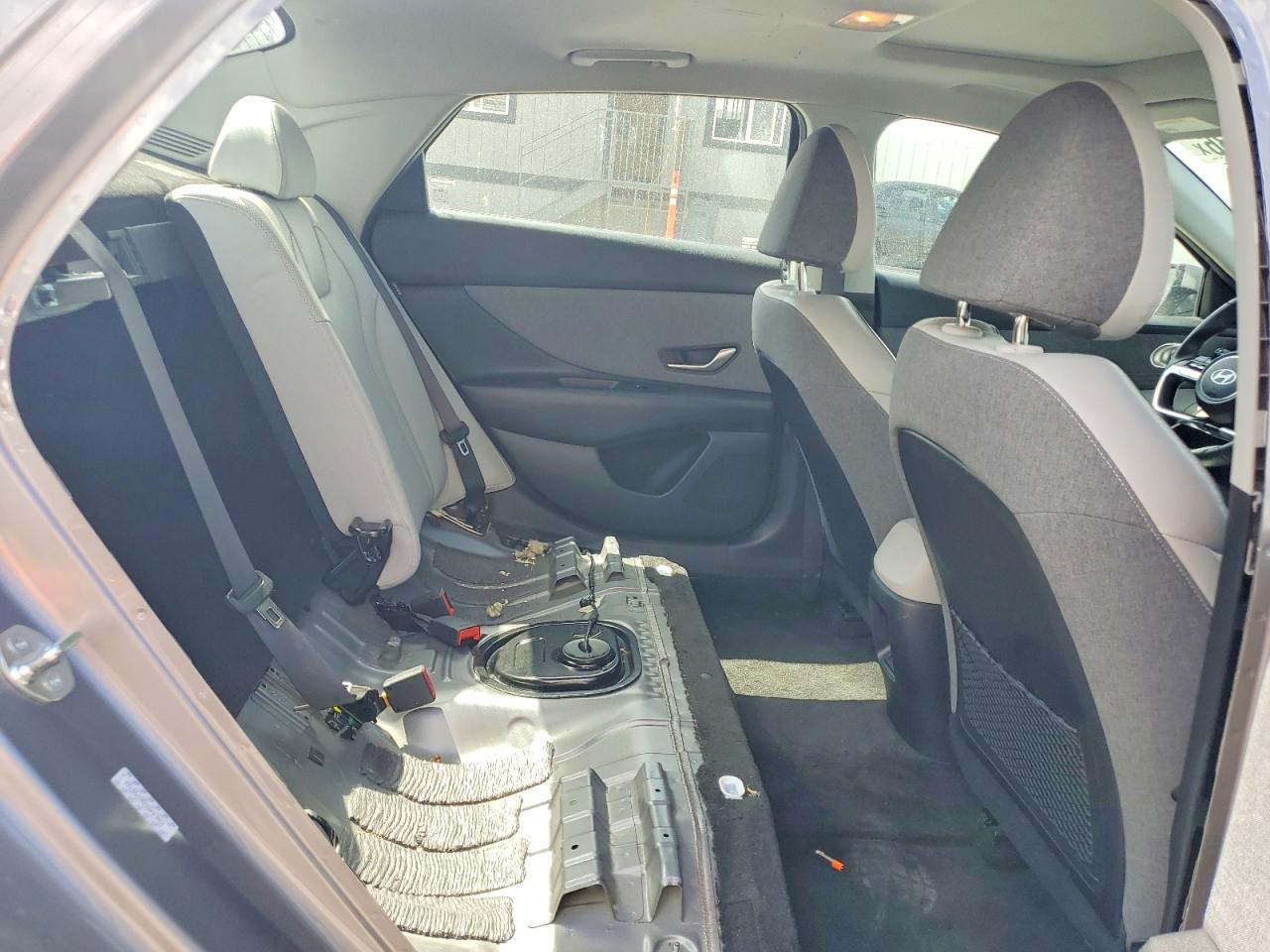 2024 Hyundai Elantra Limited Silver vin: KMHLP4DG2RU795724