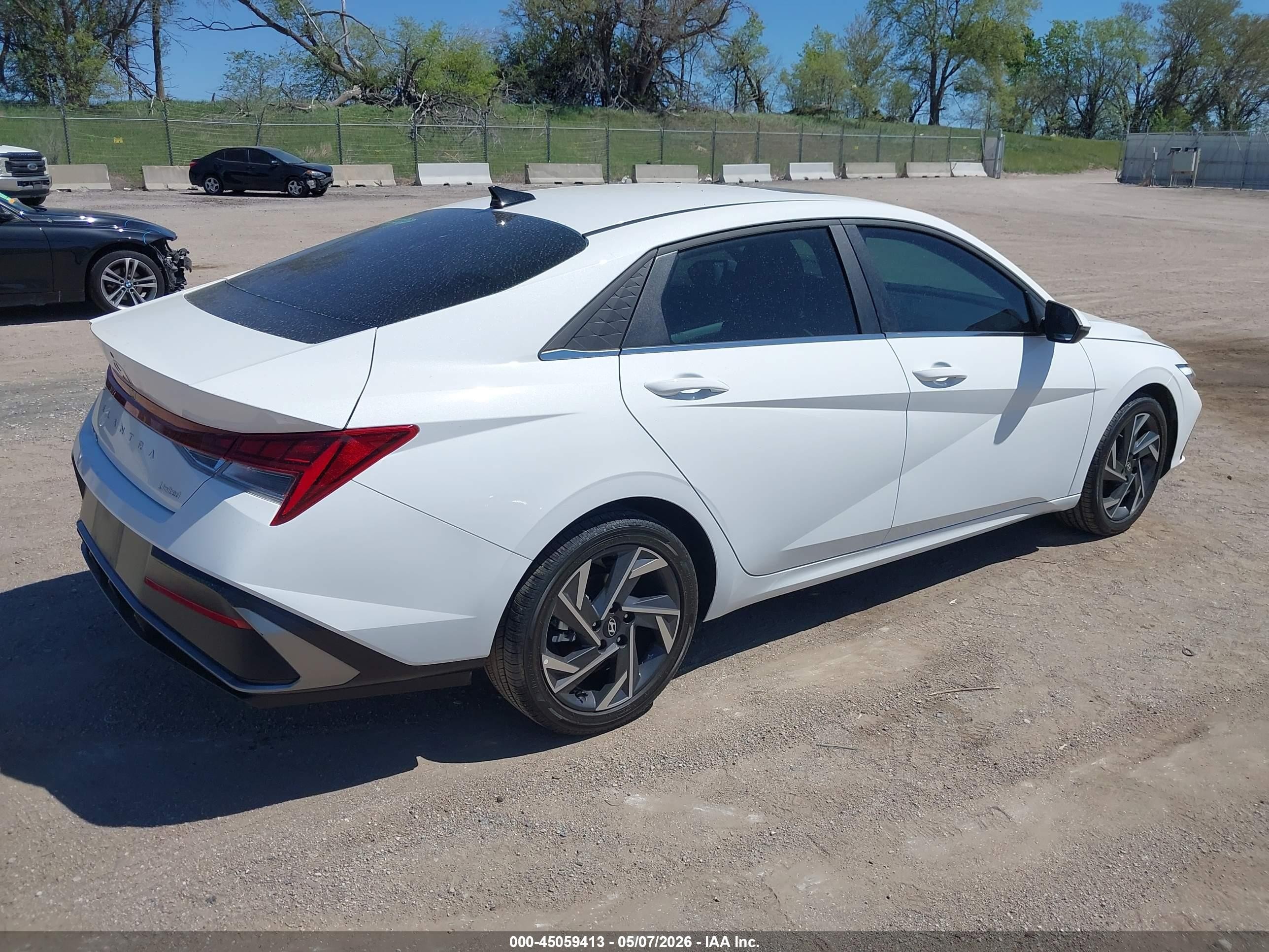 2025 Hyundai Elantra Limited Белый vin: KMHLP4DG4SU932152