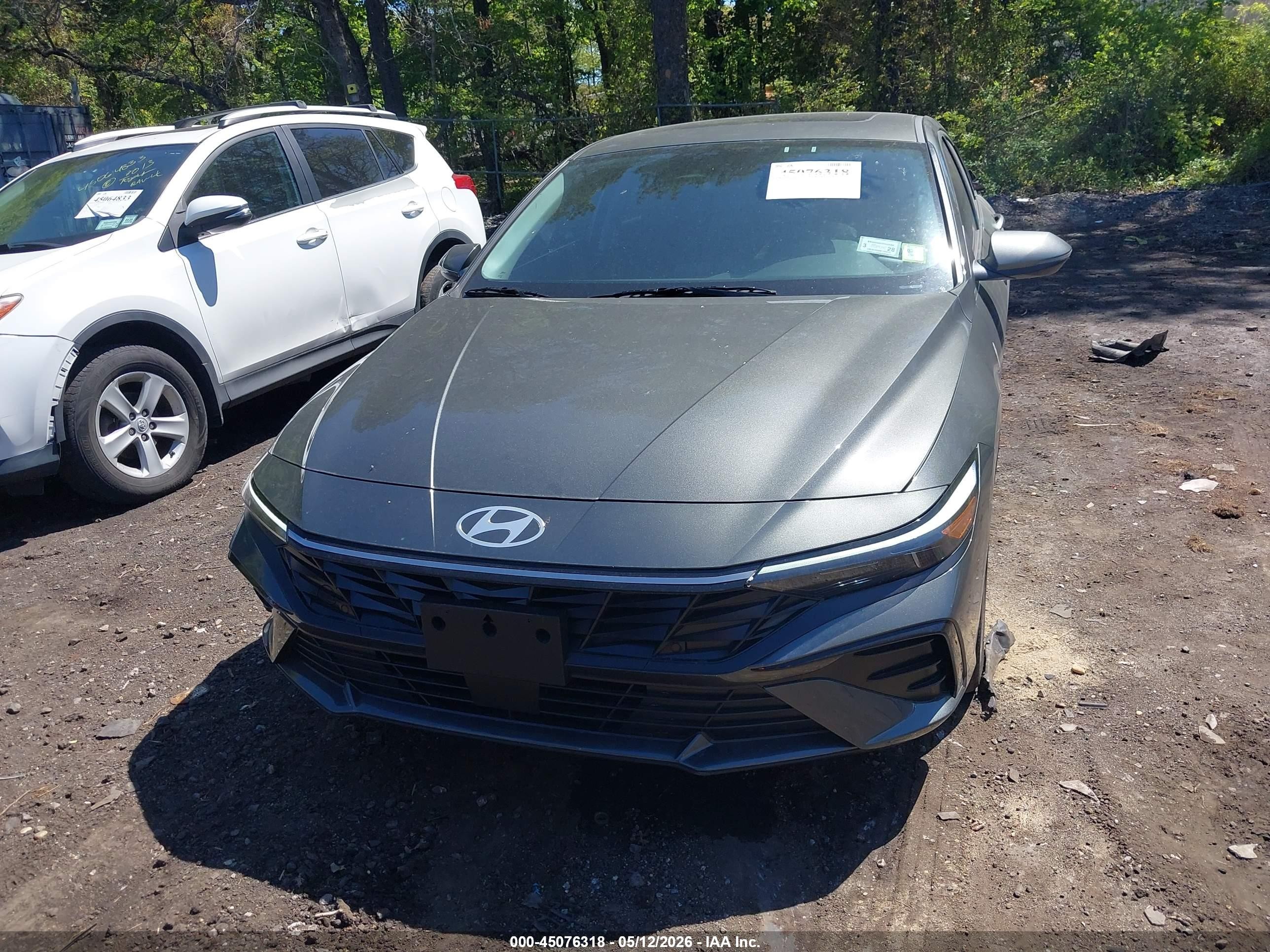 2026 Hyundai Elantra Limited Gray vin: KMHLP4DG6TU117730