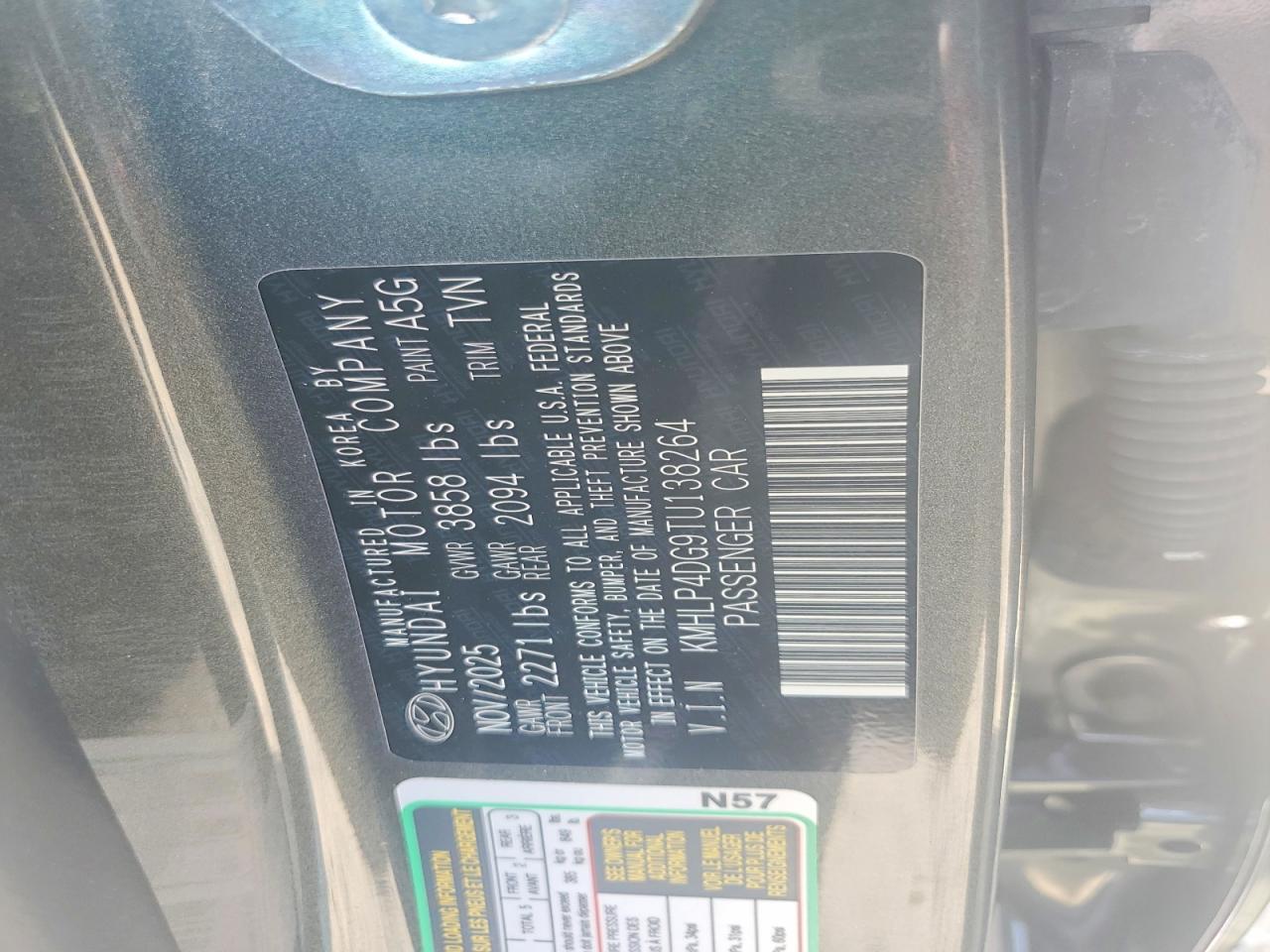 2026 Hyundai Elantra Limited Gray vin: KMHLP4DG9TU138264