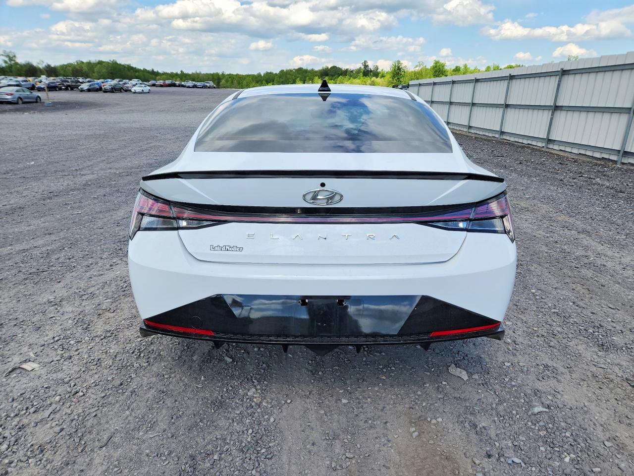 2022 Hyundai Elantra N Line White vin: KMHLR4AF8NU254550