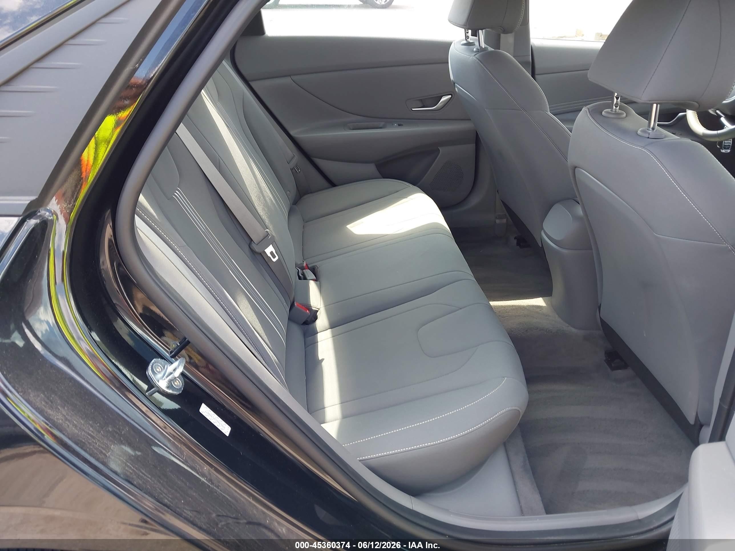 2023 Hyundai Elantra Sel Black vin: KMHLS4AG1PU388977