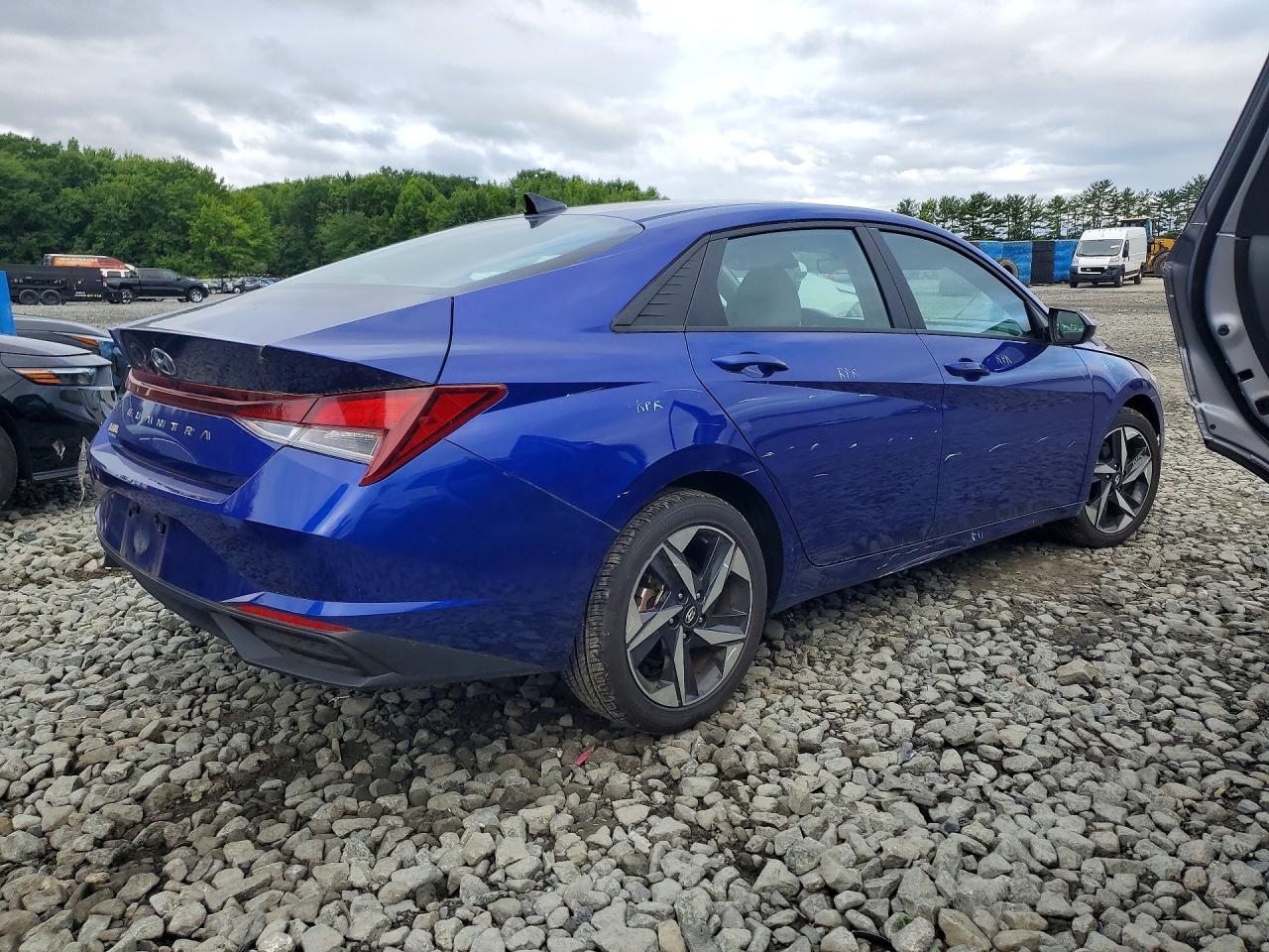 2023 Hyundai Elantra Sel Blue vin: KMHLS4AG2PU477439