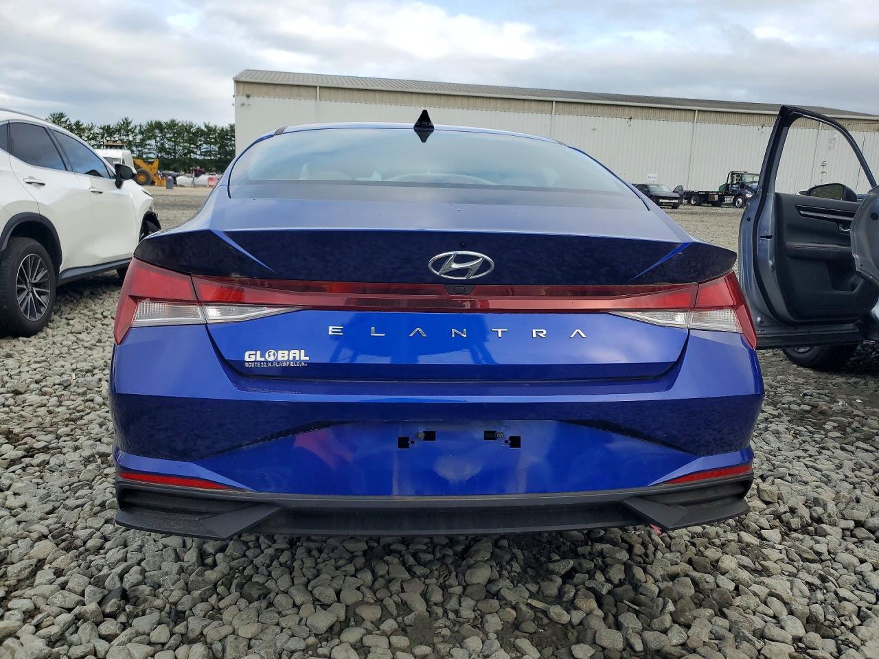 2023 Hyundai Elantra Sel Blue vin: KMHLS4AG2PU477439
