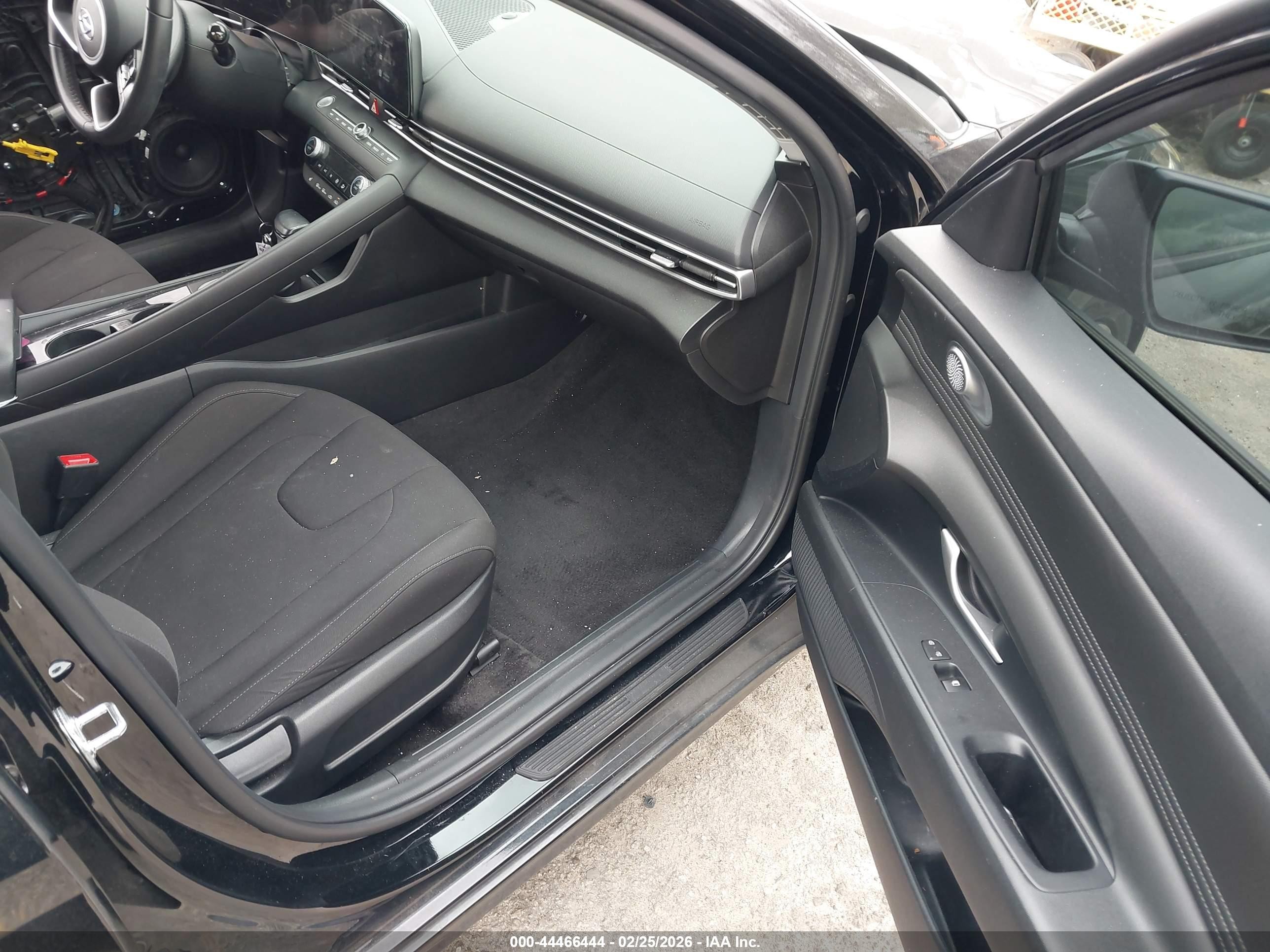 2023 Hyundai Elantra Sel Black vin: KMHLS4AG6PU468890