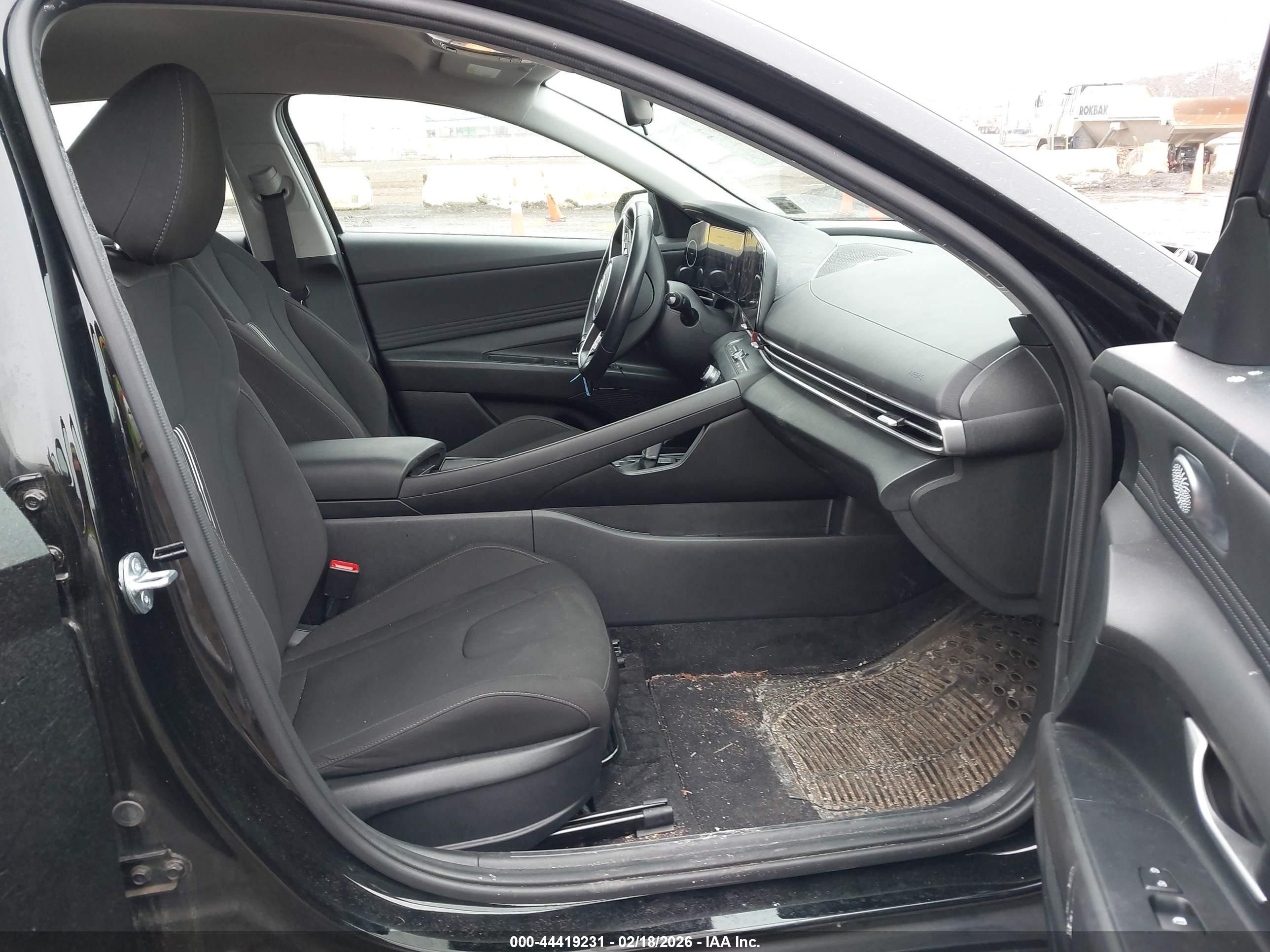 2023 Hyundai Elantra Sel Black vin: KMHLS4AG7PU616500