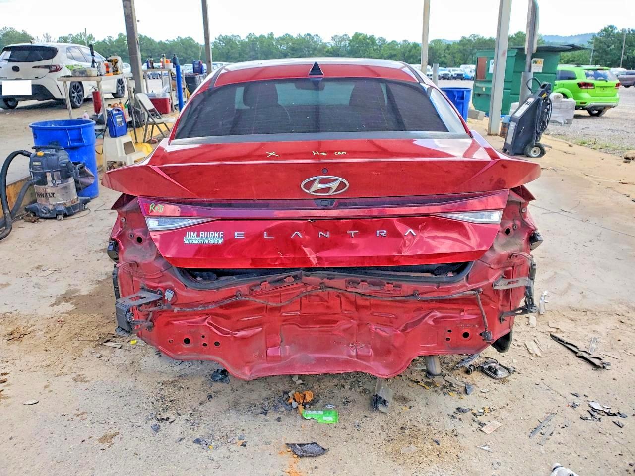 2022 Hyundai Elantra Sel Red vin: KMHLS4AG8NU275587