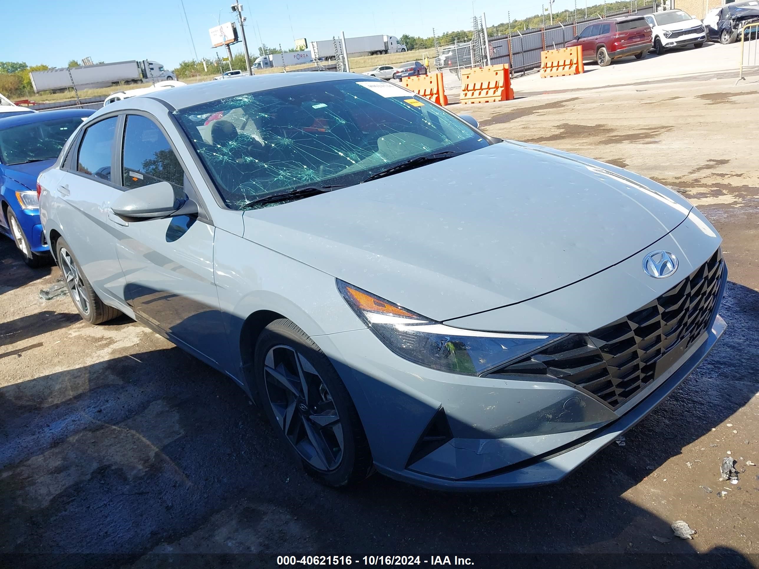 Price & History 2023 Hyundai Elantra Sel 2.0l I-4 Dohc, Vvt, 147hp