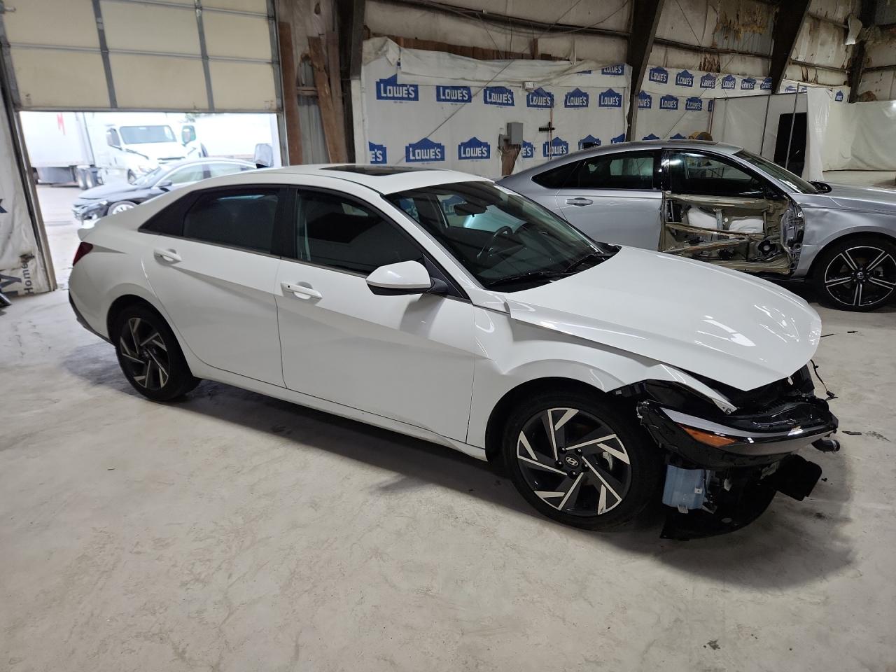 2025 Hyundai Elantra Sel White vin: KMHLS4DG0SU862423 Damage: Right Head Lamp, Broken, Replacement Required