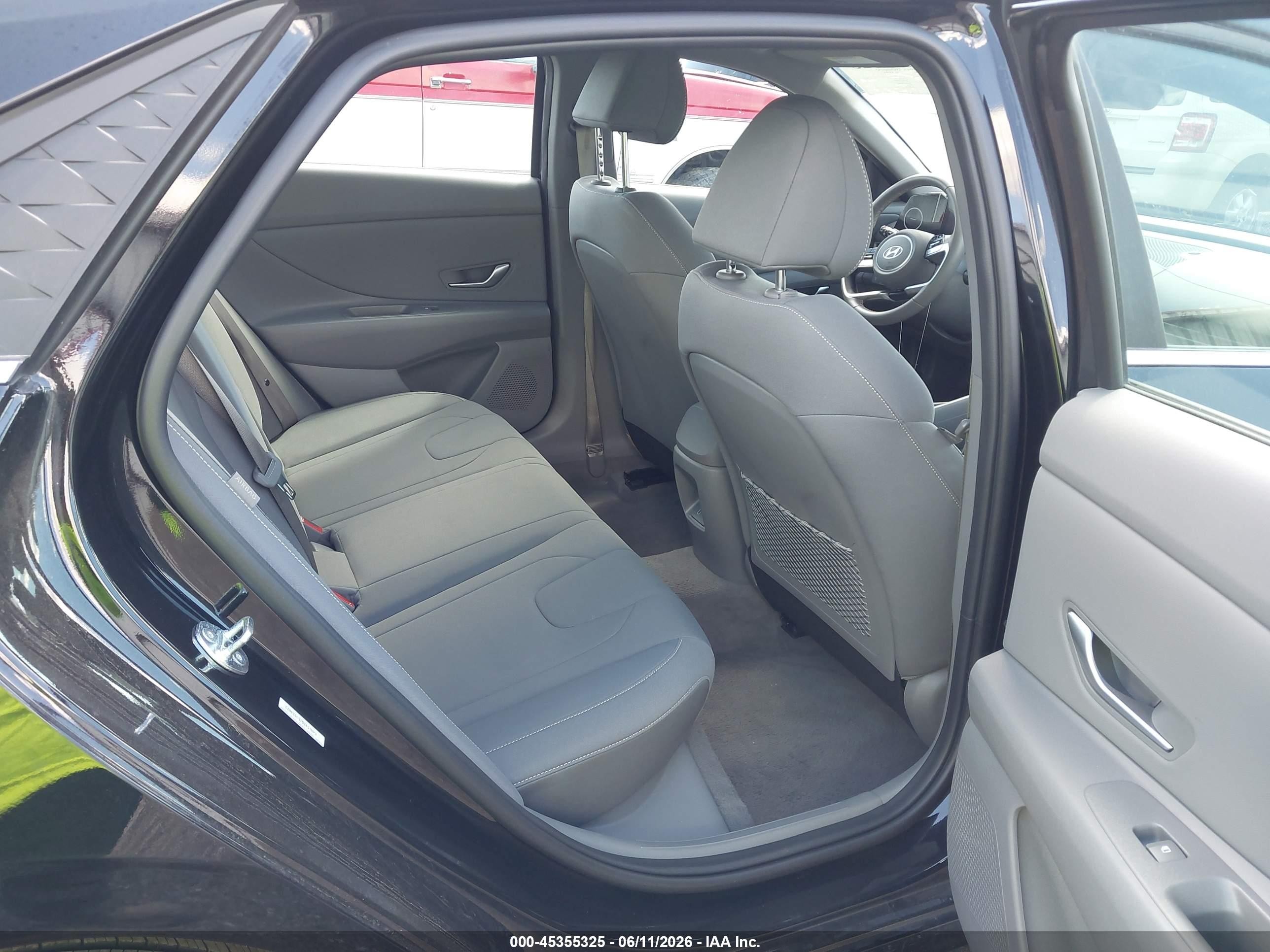 2025 Hyundai Elantra Sel Convenience Black vin: KMHLS4DG1SU024823