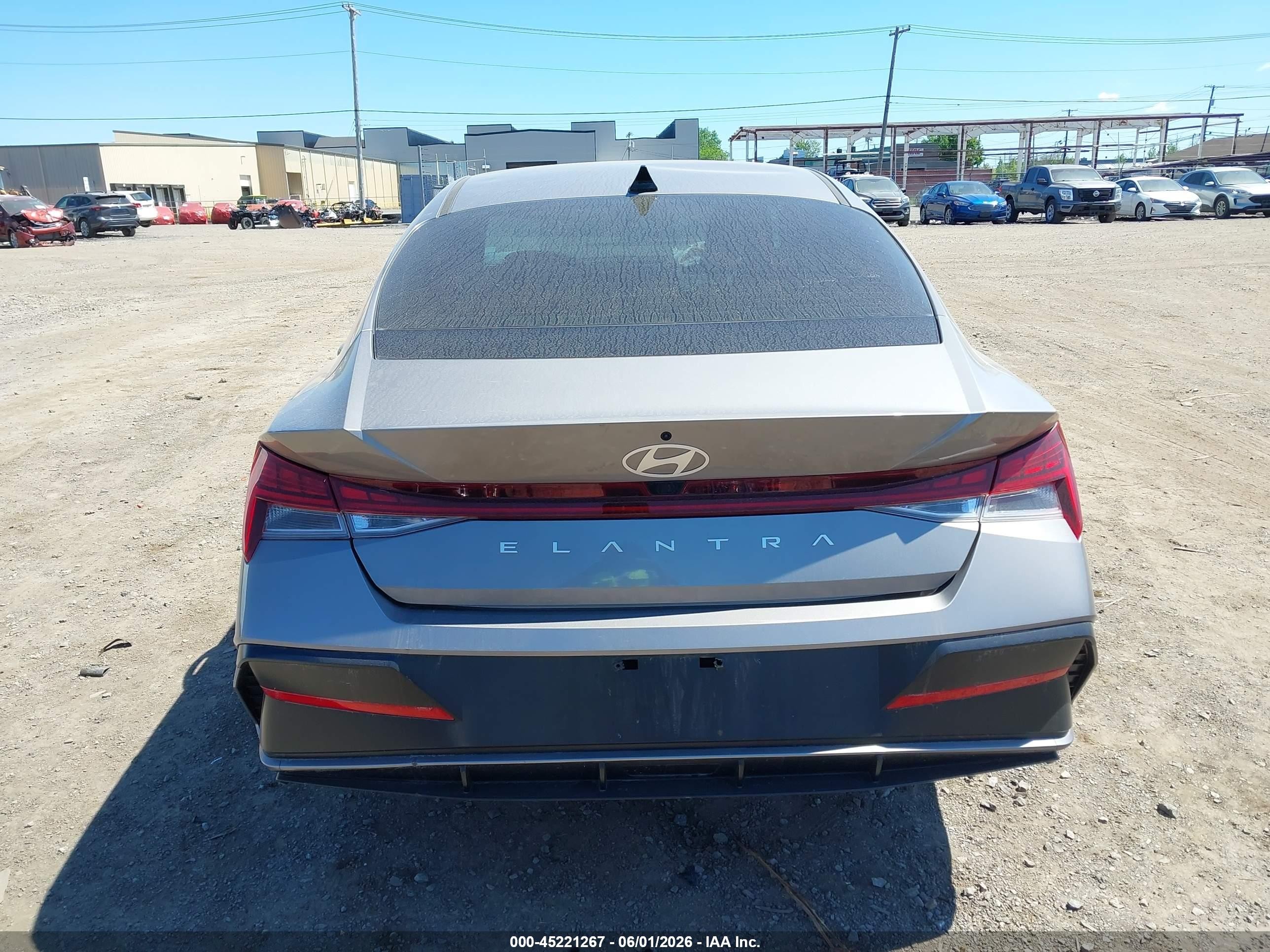 2024 Hyundai Elantra Sel Gray vin: KMHLS4DG2RU655302