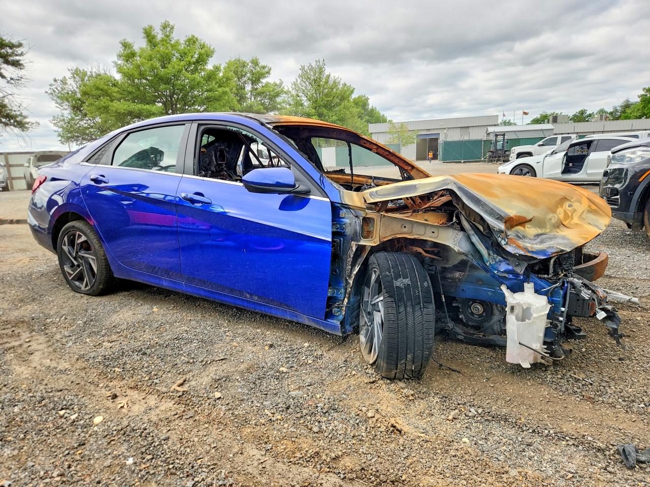 2025 Hyundai Elantra Sel Blue vin: KMHLS4DG2SU034048