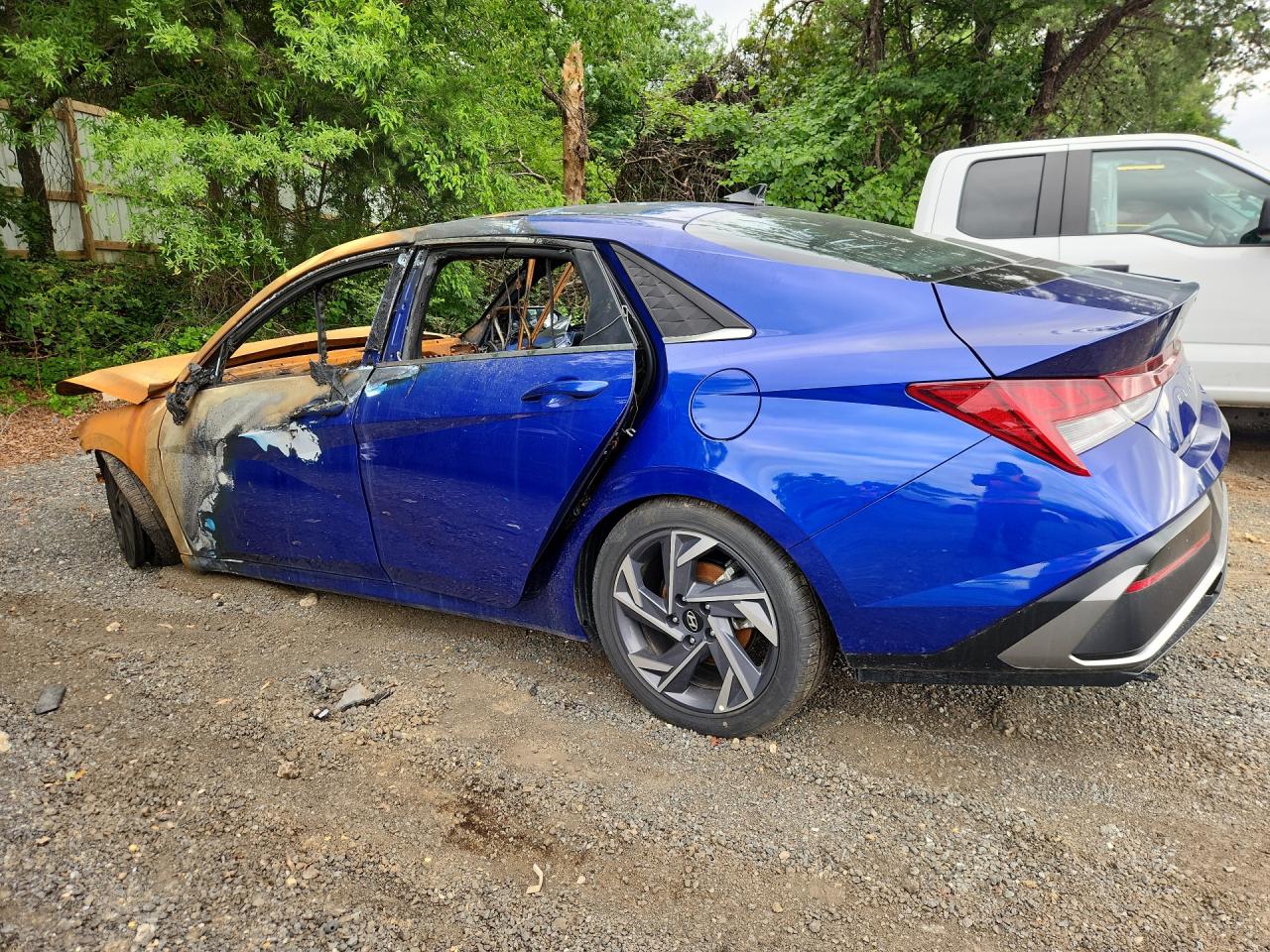 2025 Hyundai Elantra Sel Blue vin: KMHLS4DG2SU034048 Damage: Left Rear Door, Severe Damage, Replacement Required