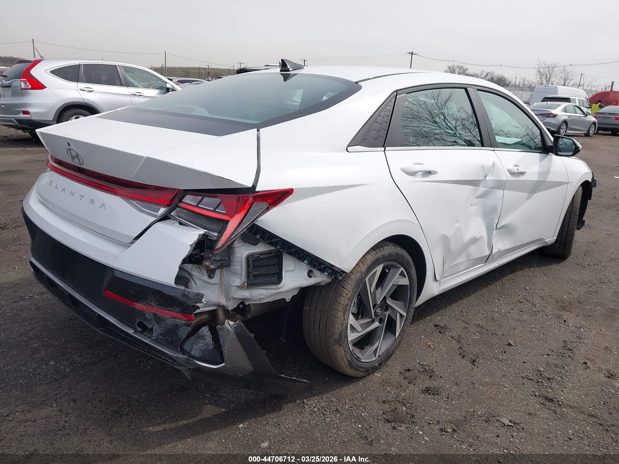 2025 Hyundai Elantra Sel Convenience White vin: KMHLS4DG3SU892922