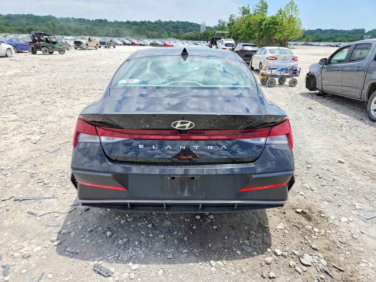 2025 Hyundai Elantra Sel Black vin: KMHLS4DG4SU911803