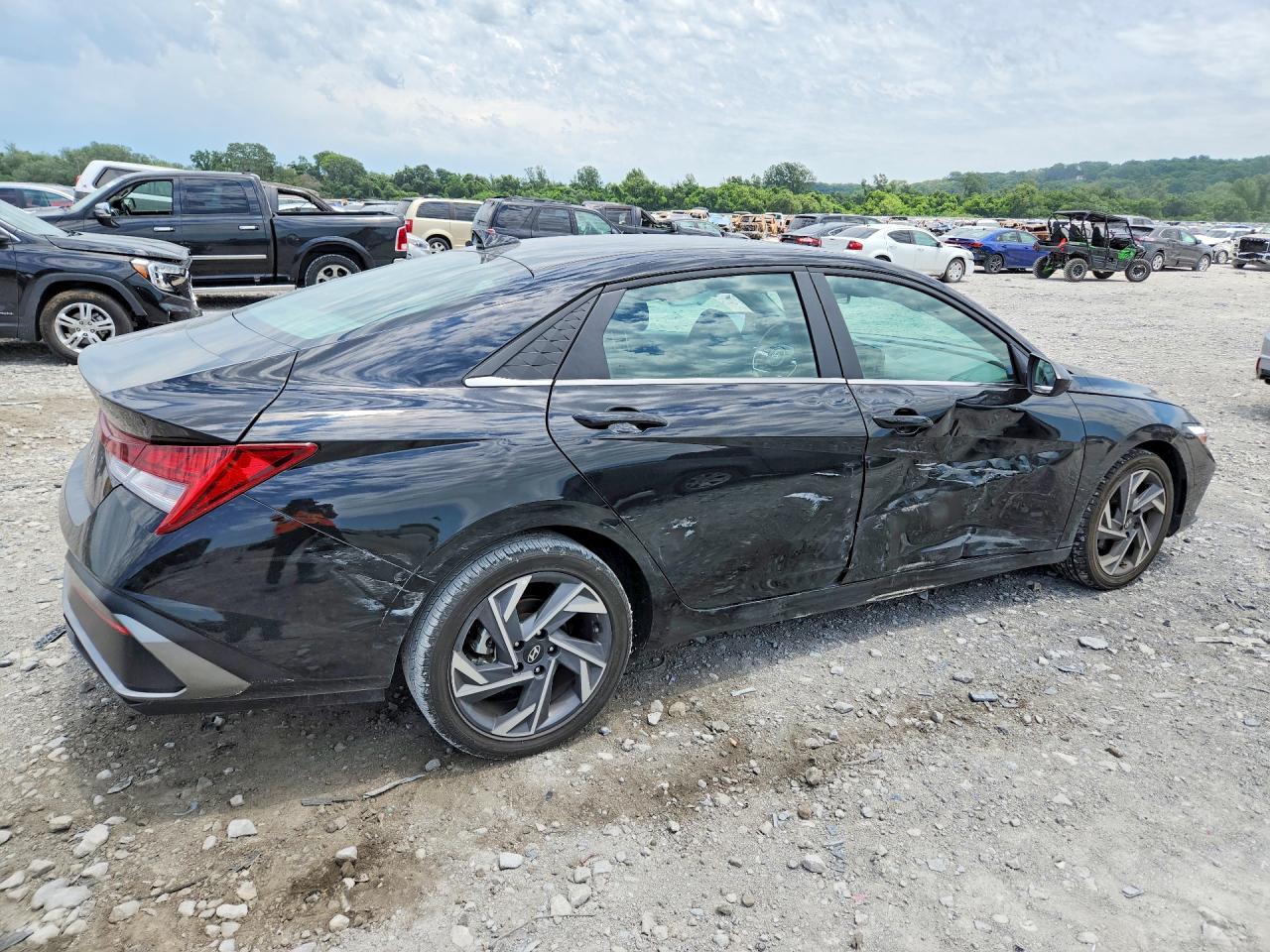 2025 Hyundai Elantra Sel Black vin: KMHLS4DG4SU911803