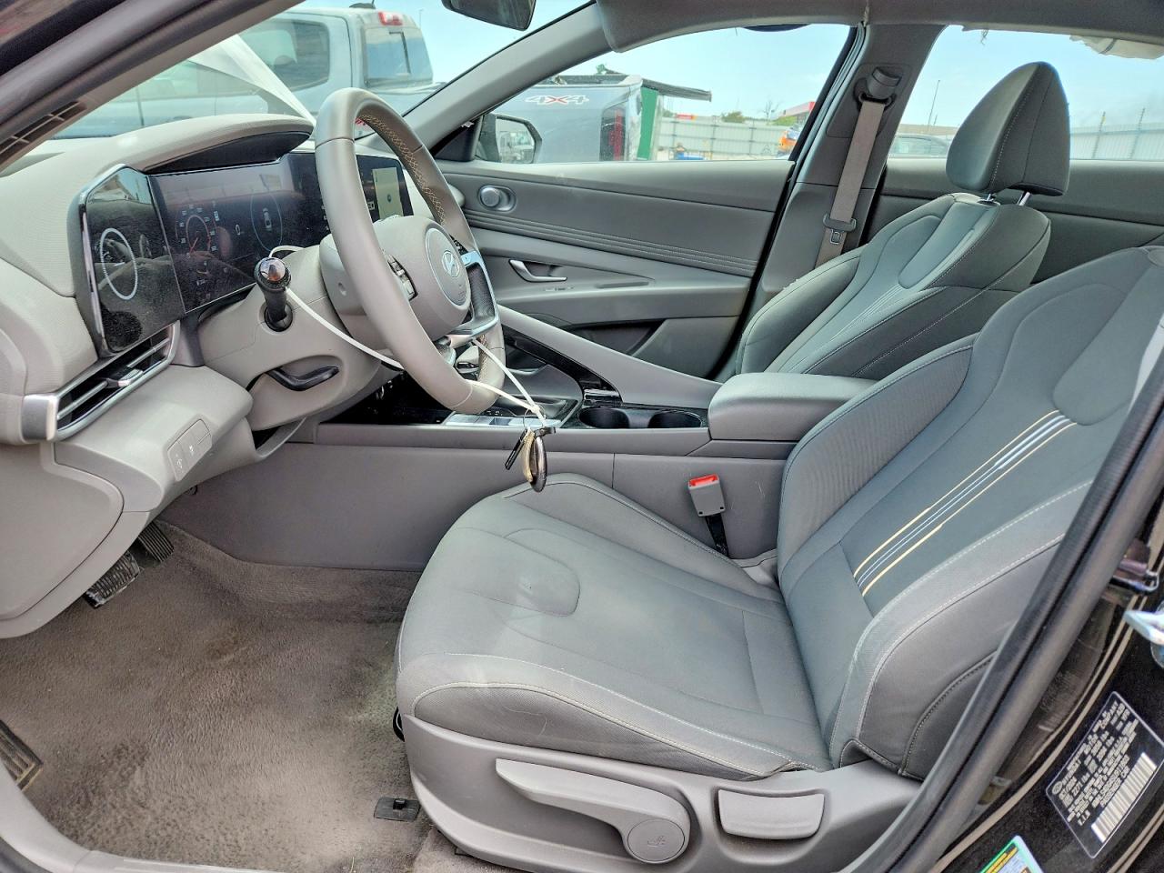 2025 Hyundai Elantra Sel Black vin: KMHLS4DG4SU911803