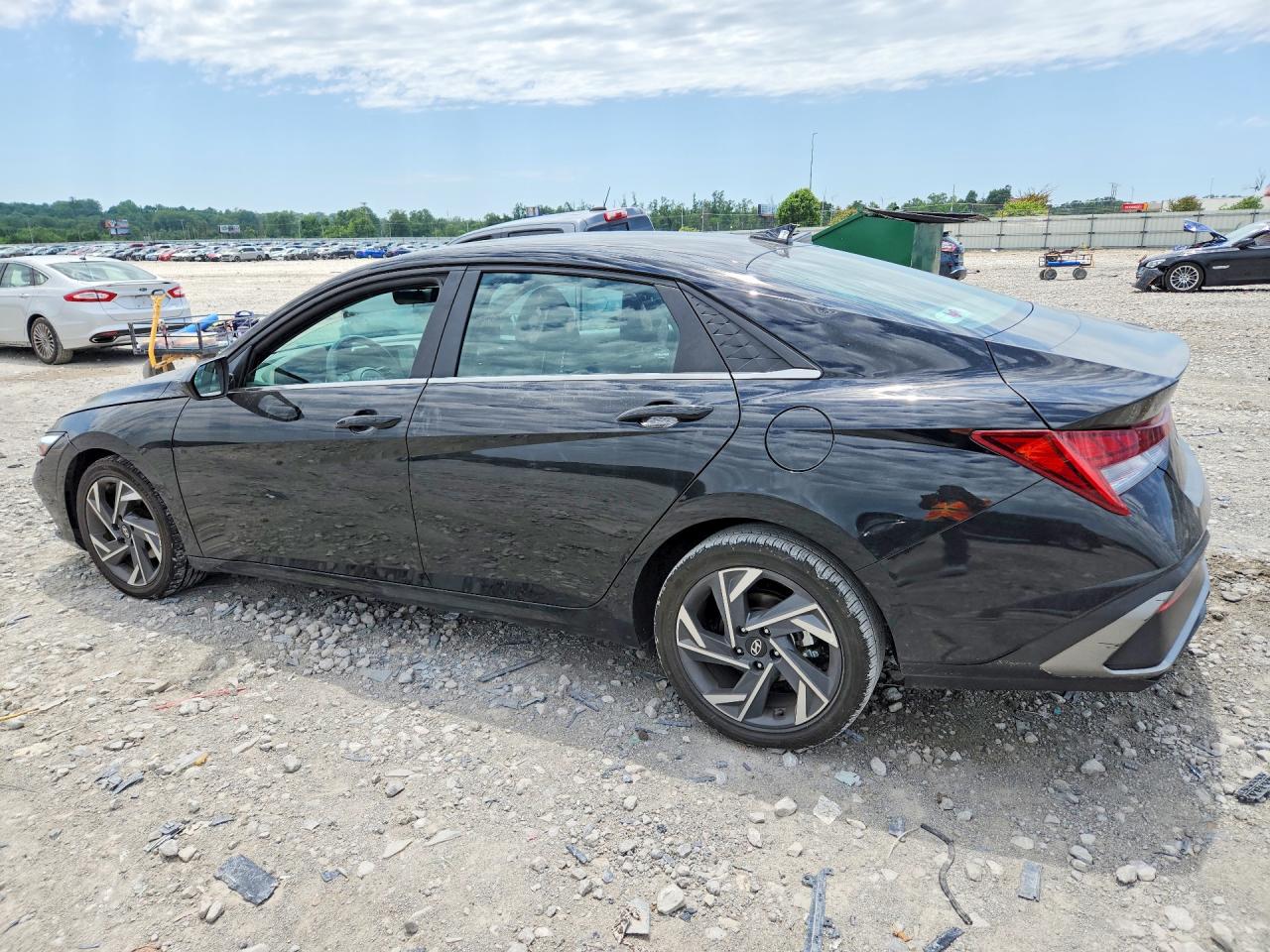 2025 Hyundai Elantra Sel Black vin: KMHLS4DG4SU911803