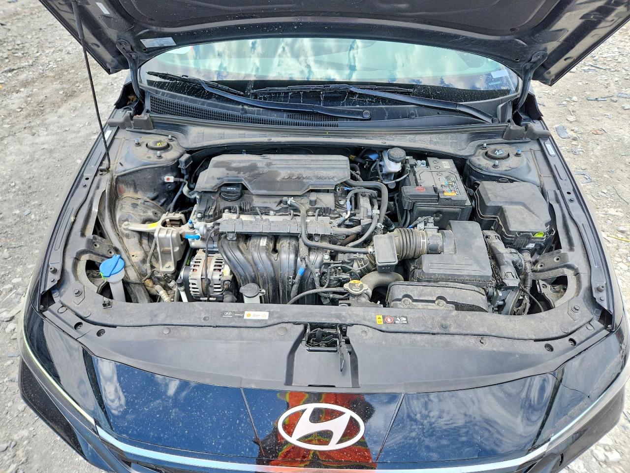2025 Hyundai Elantra Sel Black vin: KMHLS4DG4SU911803