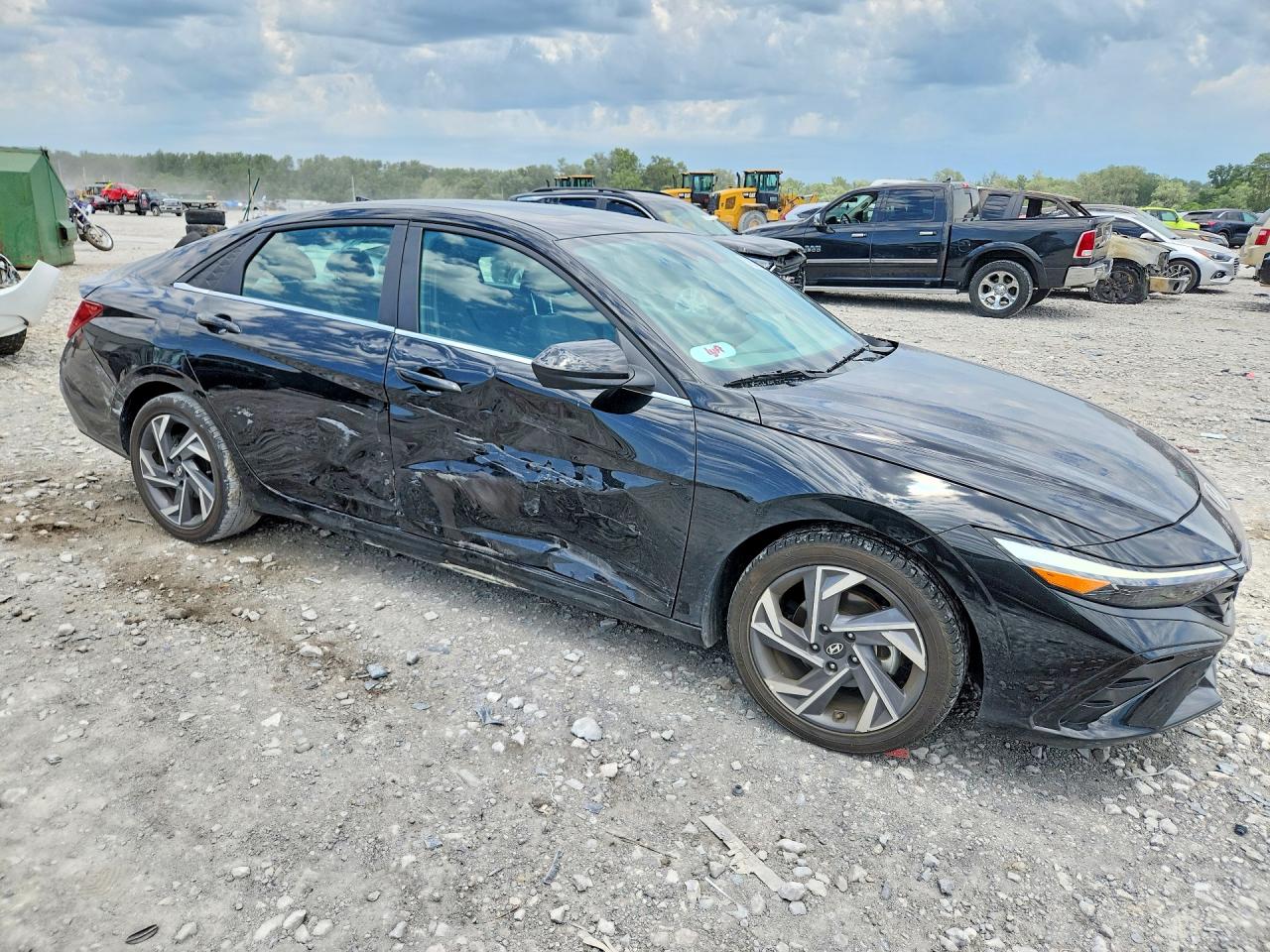 2025 Hyundai Elantra Sel Black vin: KMHLS4DG4SU911803