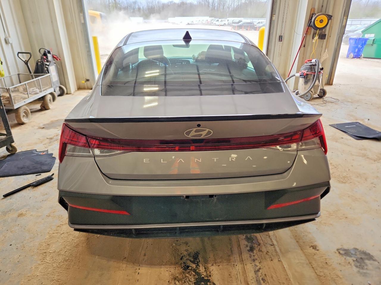 2026 Hyundai Elantra Sel Sport Premium Gray vin: KMHLS4DG4TU136663