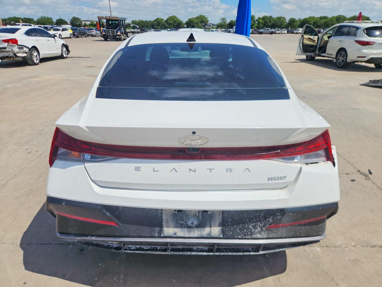 2024 Hyundai Elantra Sel White vin: KMHLS4DG5RU788054