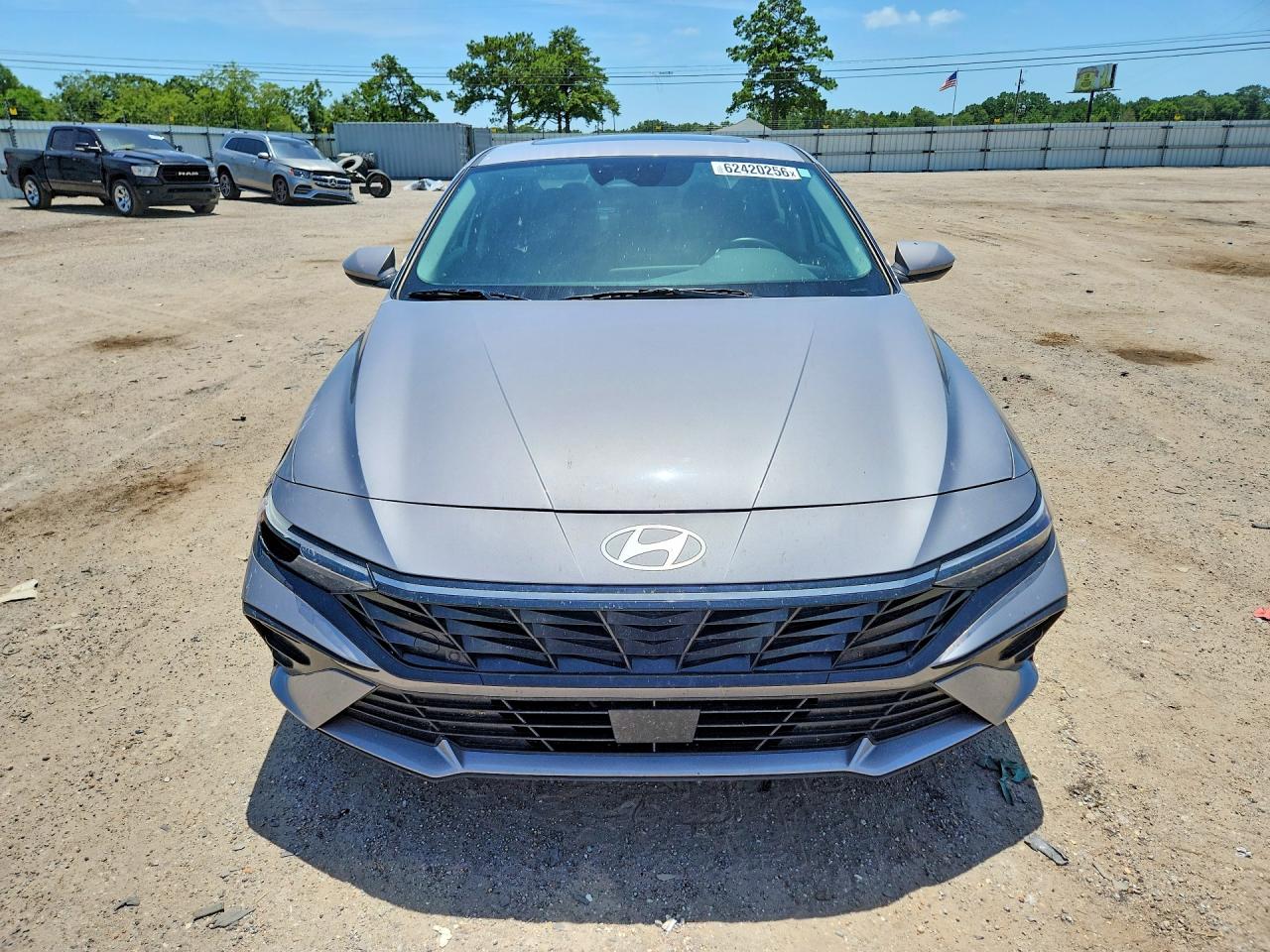 2025 Hyundai Elantra Sel Silver vin: KMHLS4DG6SU936041