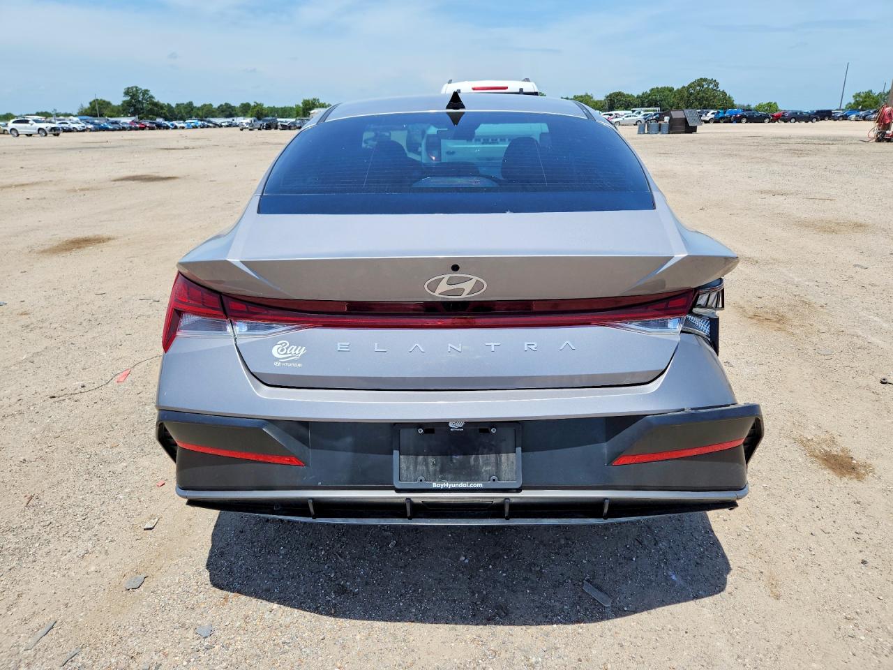 2025 Hyundai Elantra Sel Silver vin: KMHLS4DG6SU936041