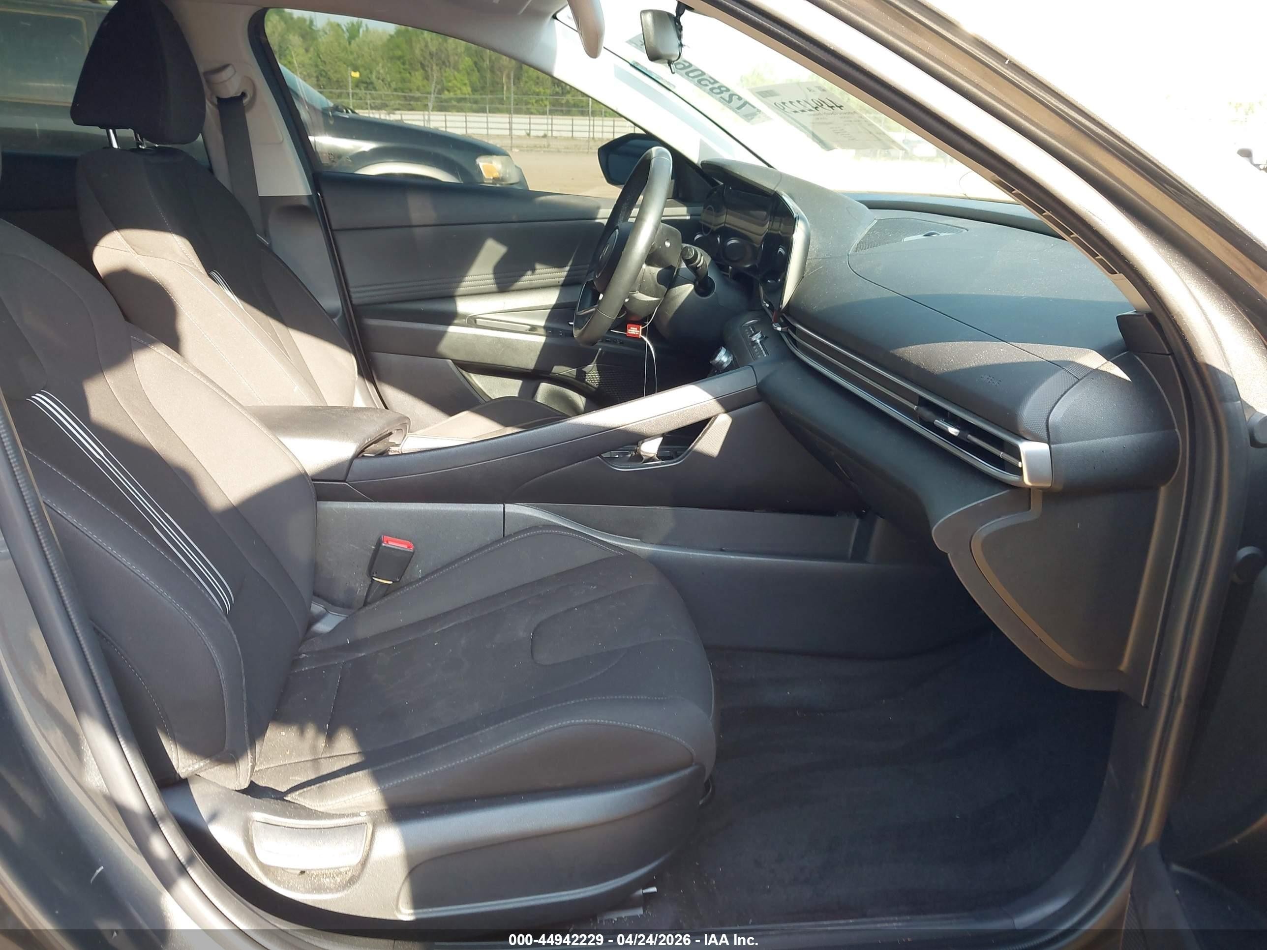 2024 Hyundai Elantra Sel Gray vin: KMHLS4DG7RU670992