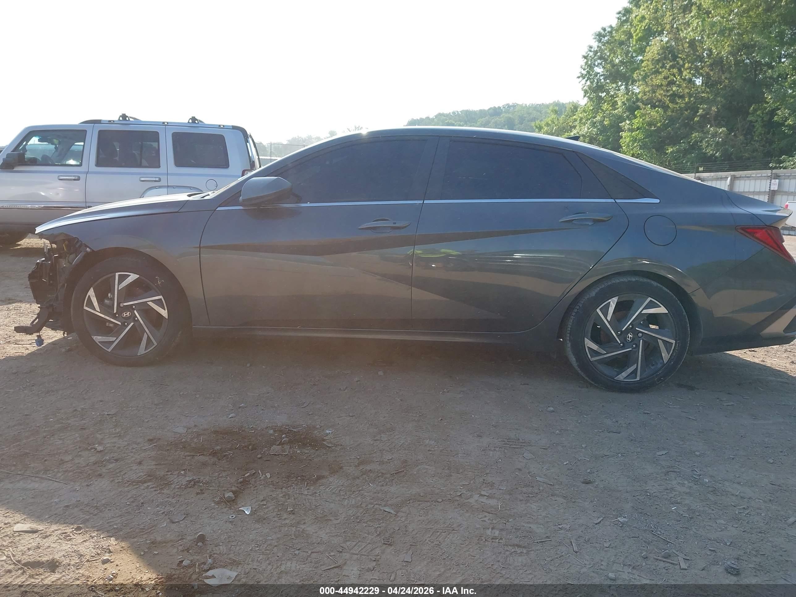 2024 Hyundai Elantra Sel Gray vin: KMHLS4DG7RU670992