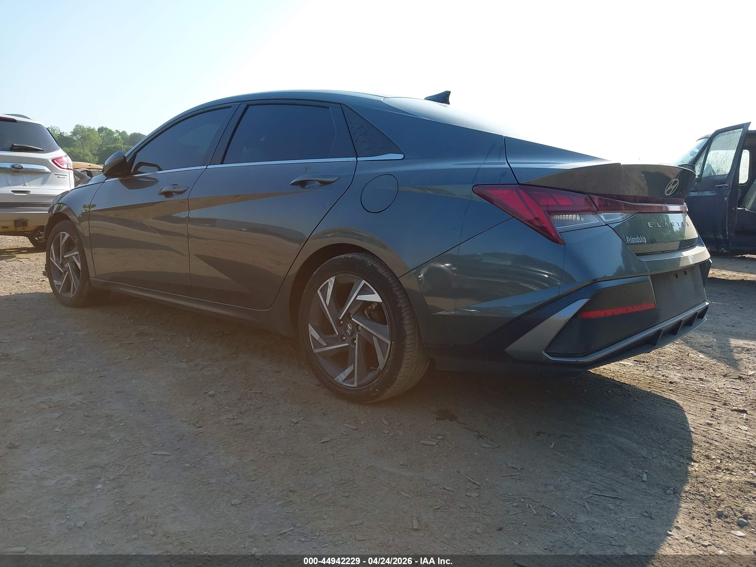 2024 Hyundai Elantra Sel Gray vin: KMHLS4DG7RU670992