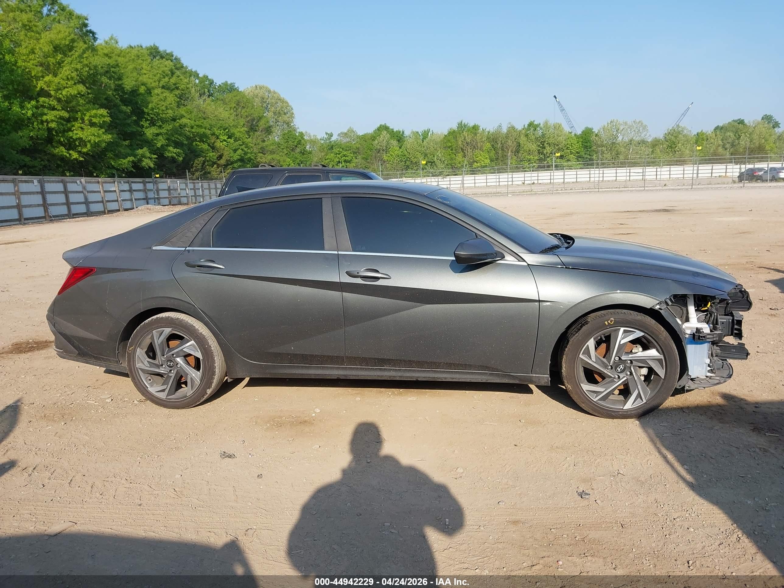 2024 Hyundai Elantra Sel Gray vin: KMHLS4DG7RU670992