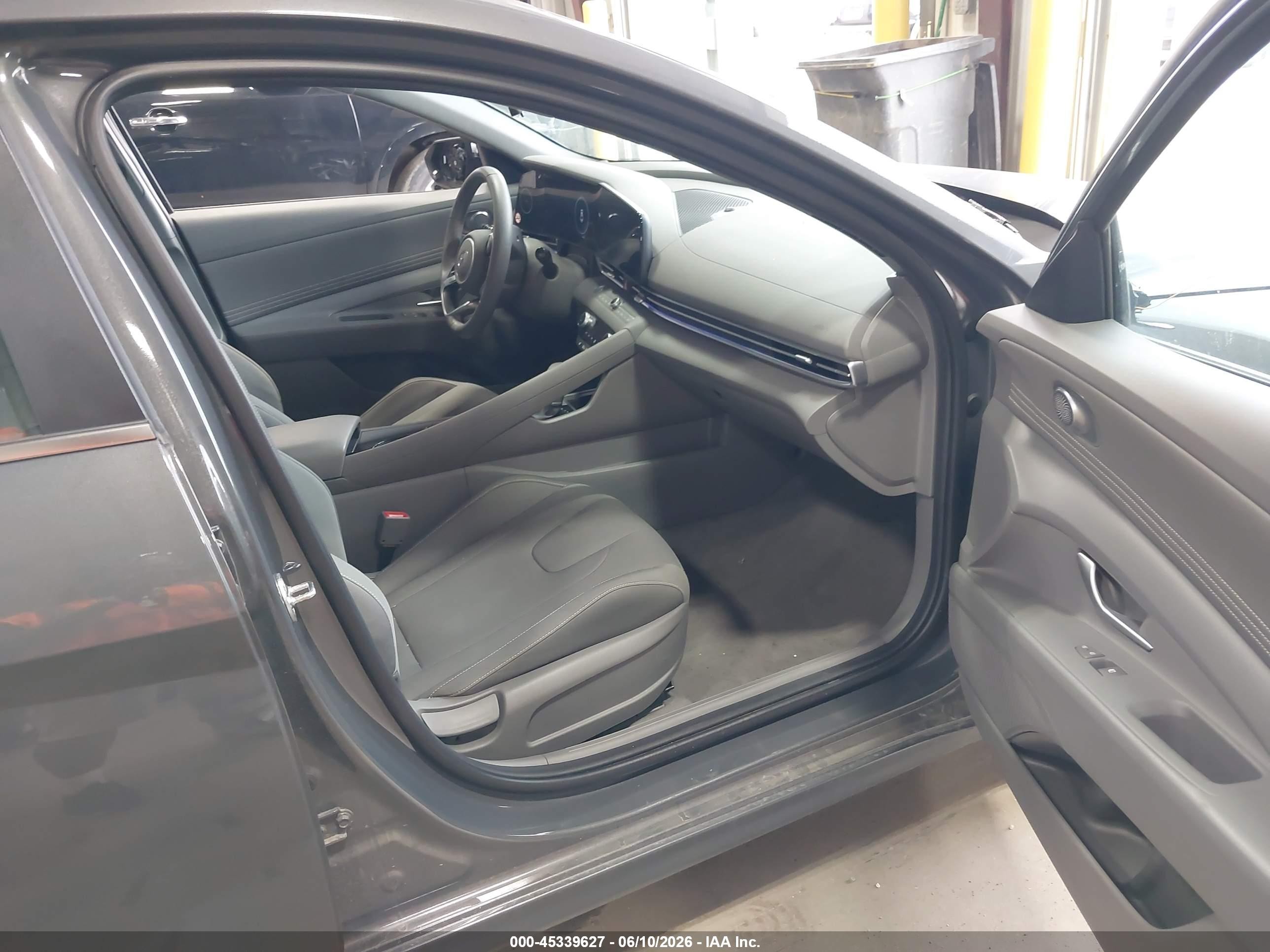 2025 Hyundai Elantra Sel Convenience Gray vin: KMHLS4DG7SU001062
