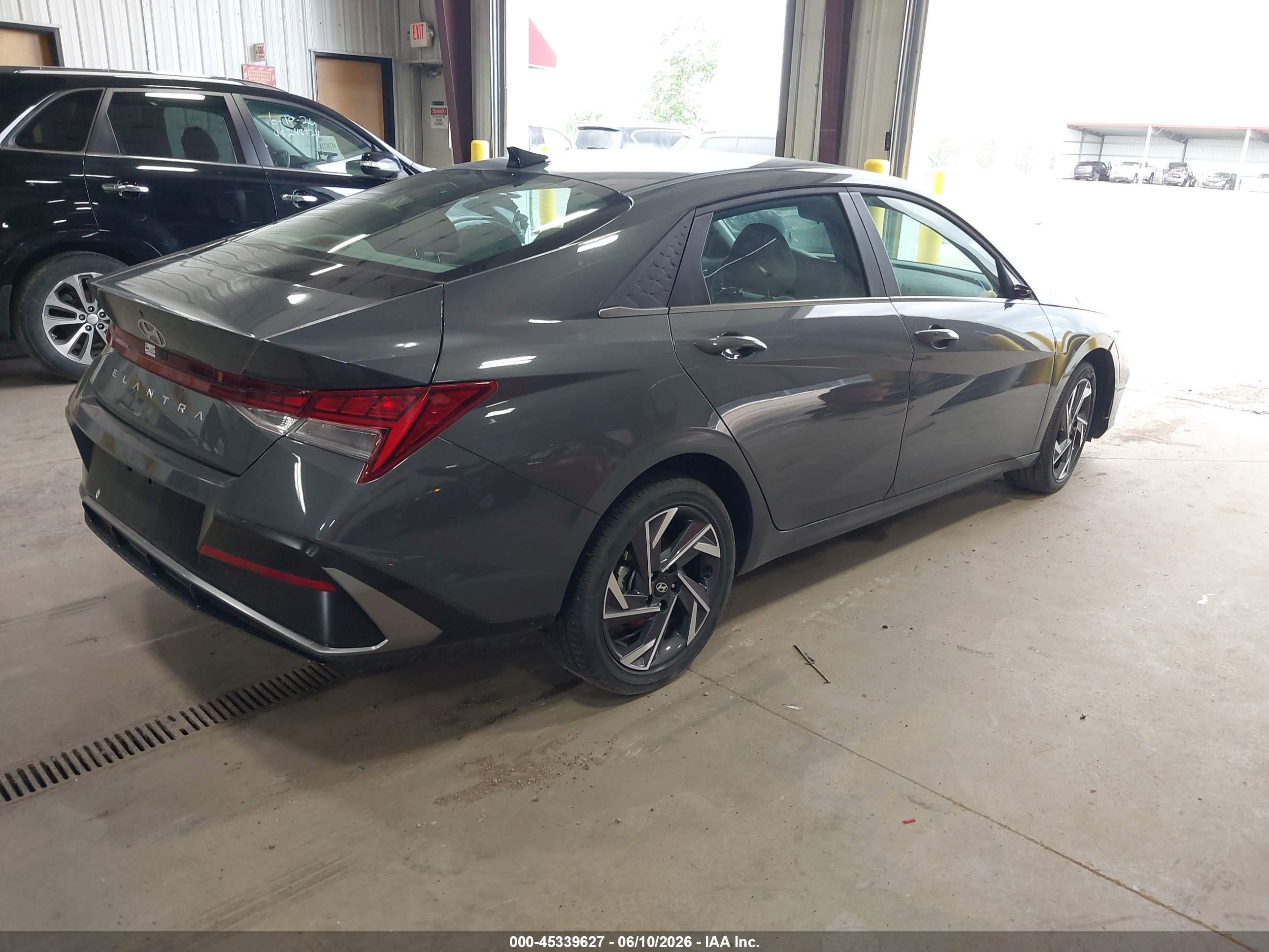 2025 Hyundai Elantra Sel Convenience Gray vin: KMHLS4DG7SU001062