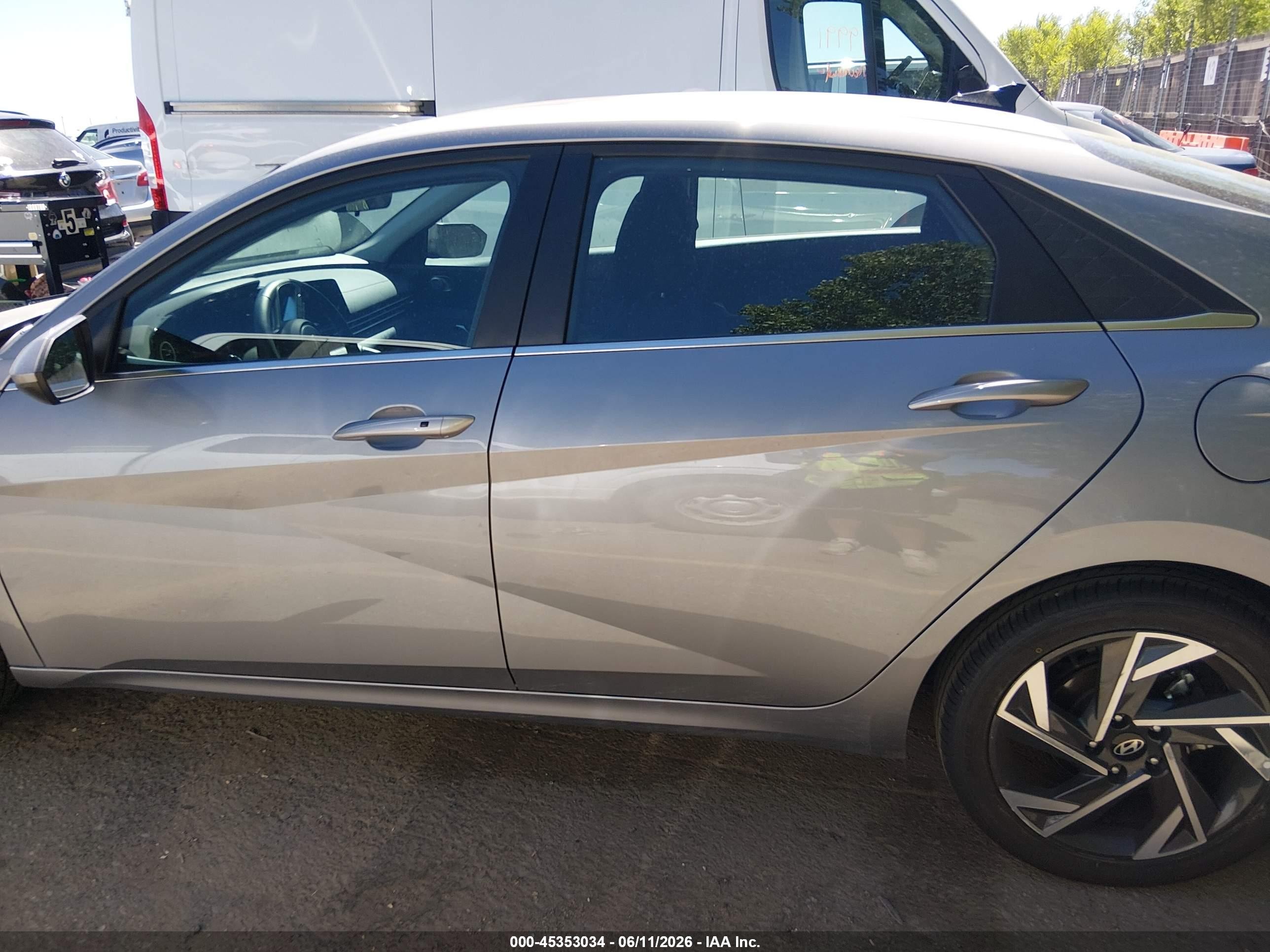 2025 Hyundai Elantra Sel Convenience Серебряный vin: KMHLS4DG7SU026804