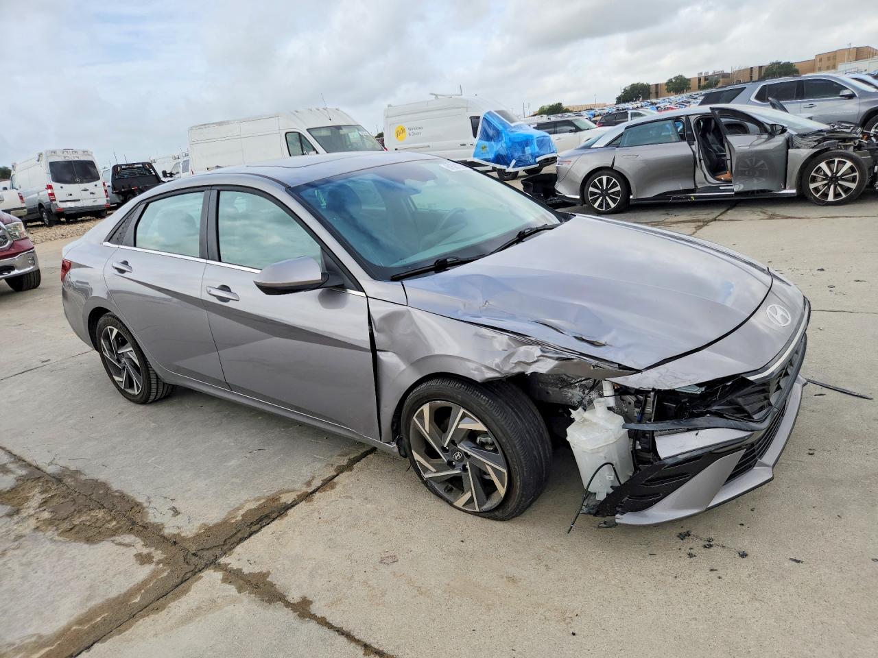 2025 Hyundai Elantra Sel Silver vin: KMHLS4DGXSU874689