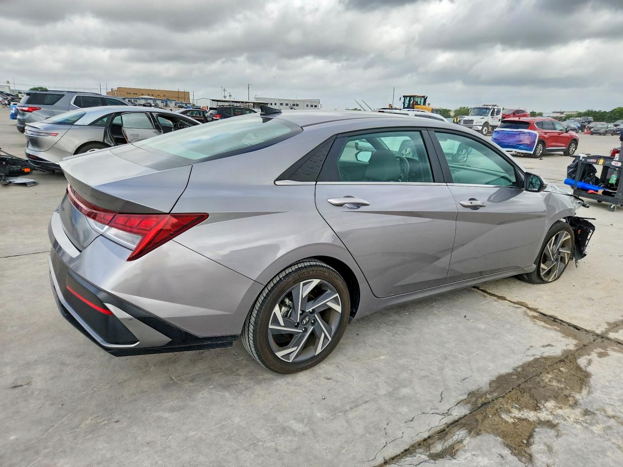 2025 Hyundai Elantra Sel Silver vin: KMHLS4DGXSU874689
