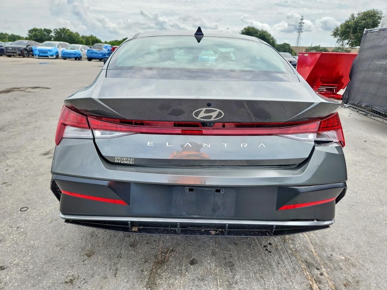 2025 Hyundai Elantra Sel Gray vin: KMHLS4DGXSU945549