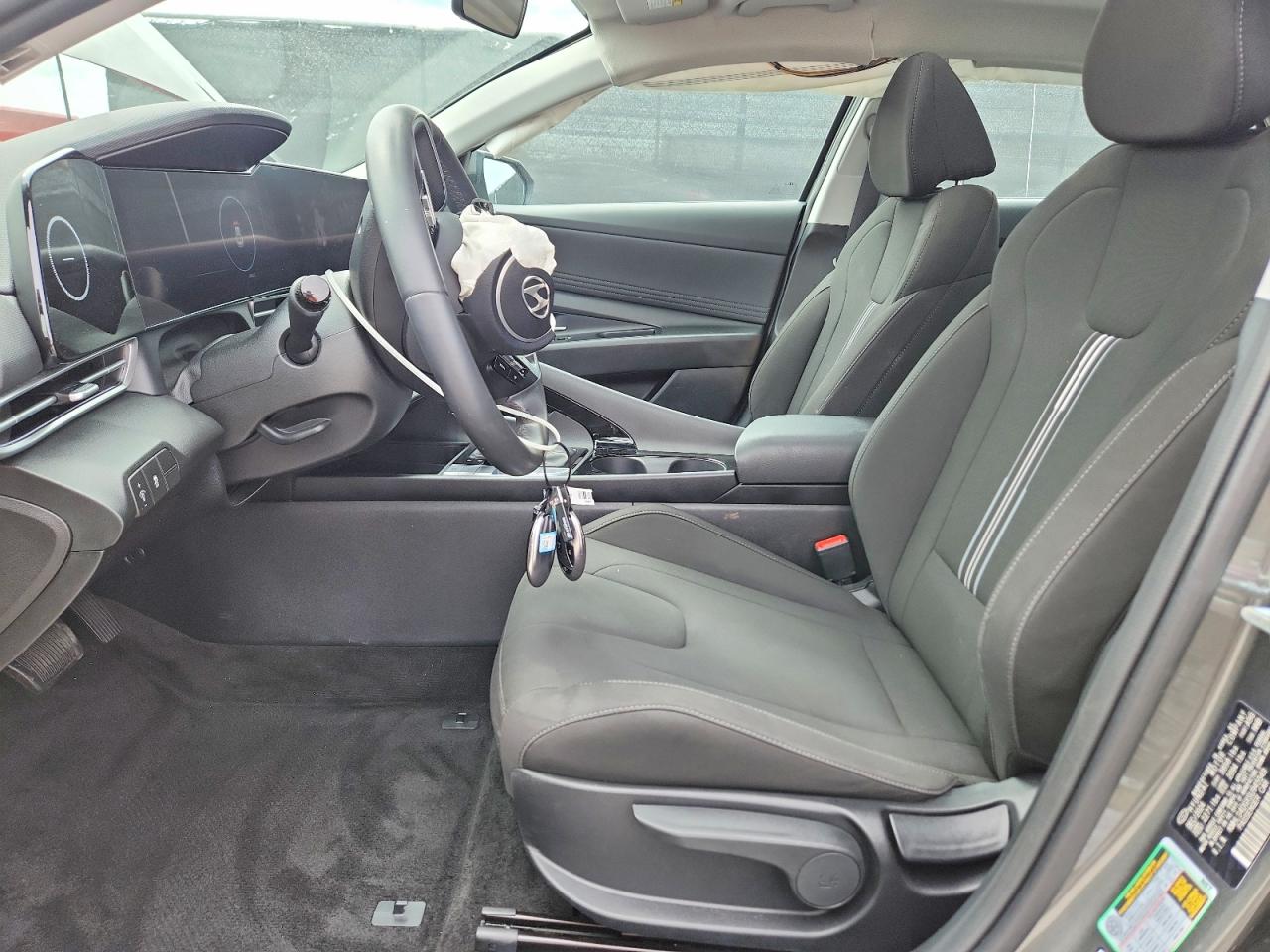 2025 Hyundai Elantra Sel Gray vin: KMHLS4DGXSU945549