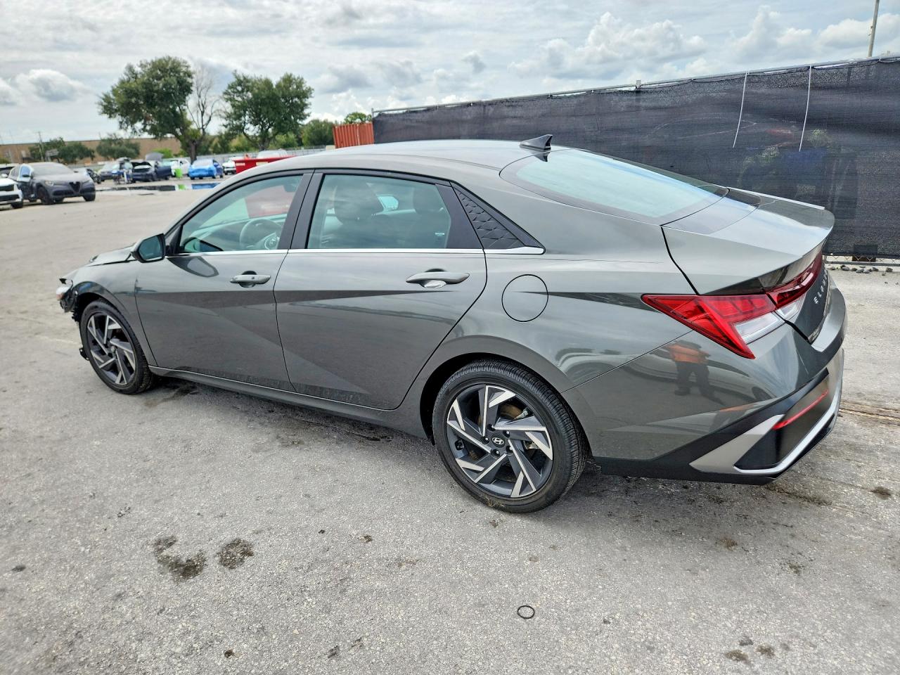 2025 Hyundai Elantra Sel Gray vin: KMHLS4DGXSU945549