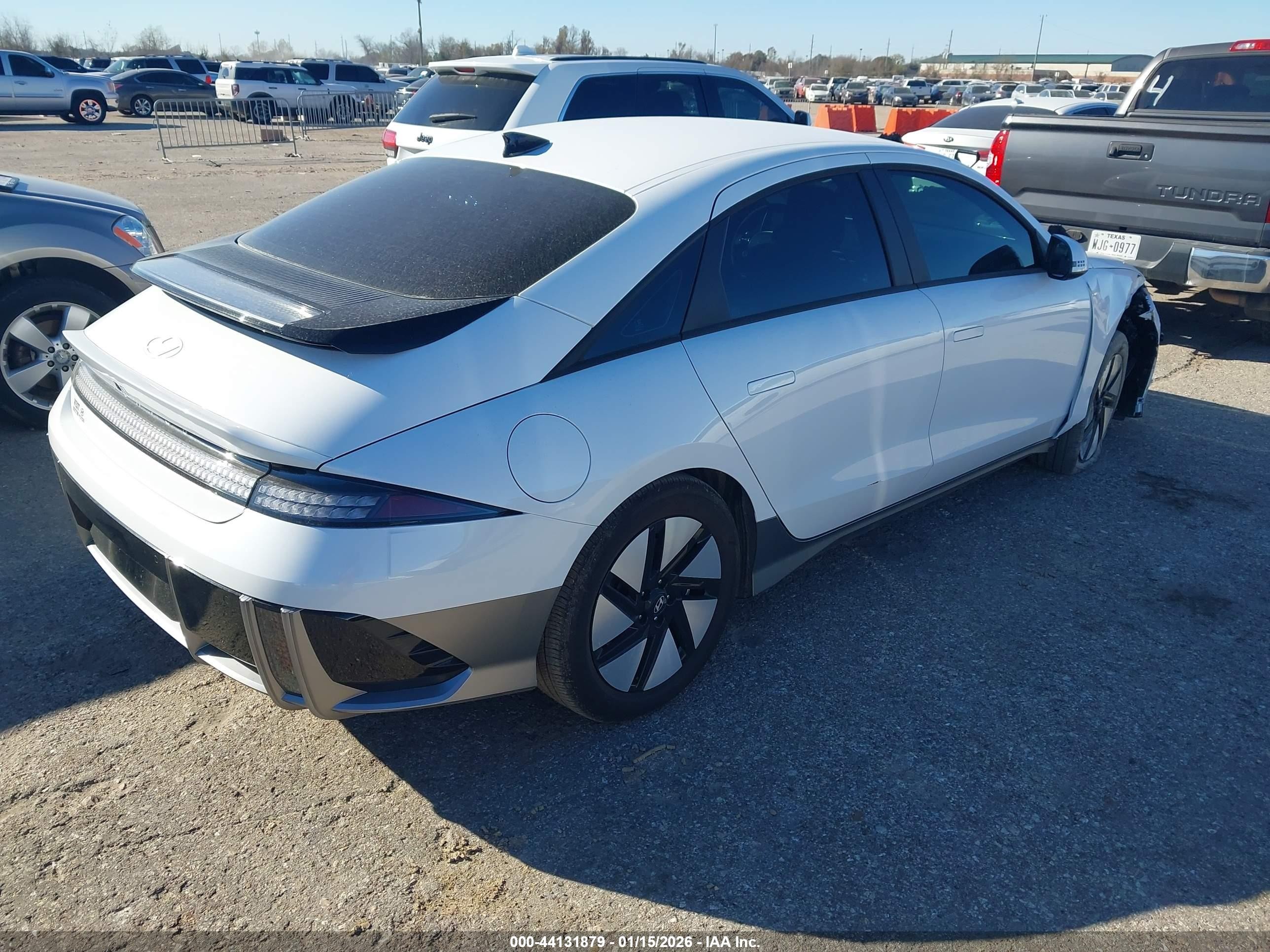 2025 Hyundai Ioniq 6 Se White vin: KMHM24AA7SA116640