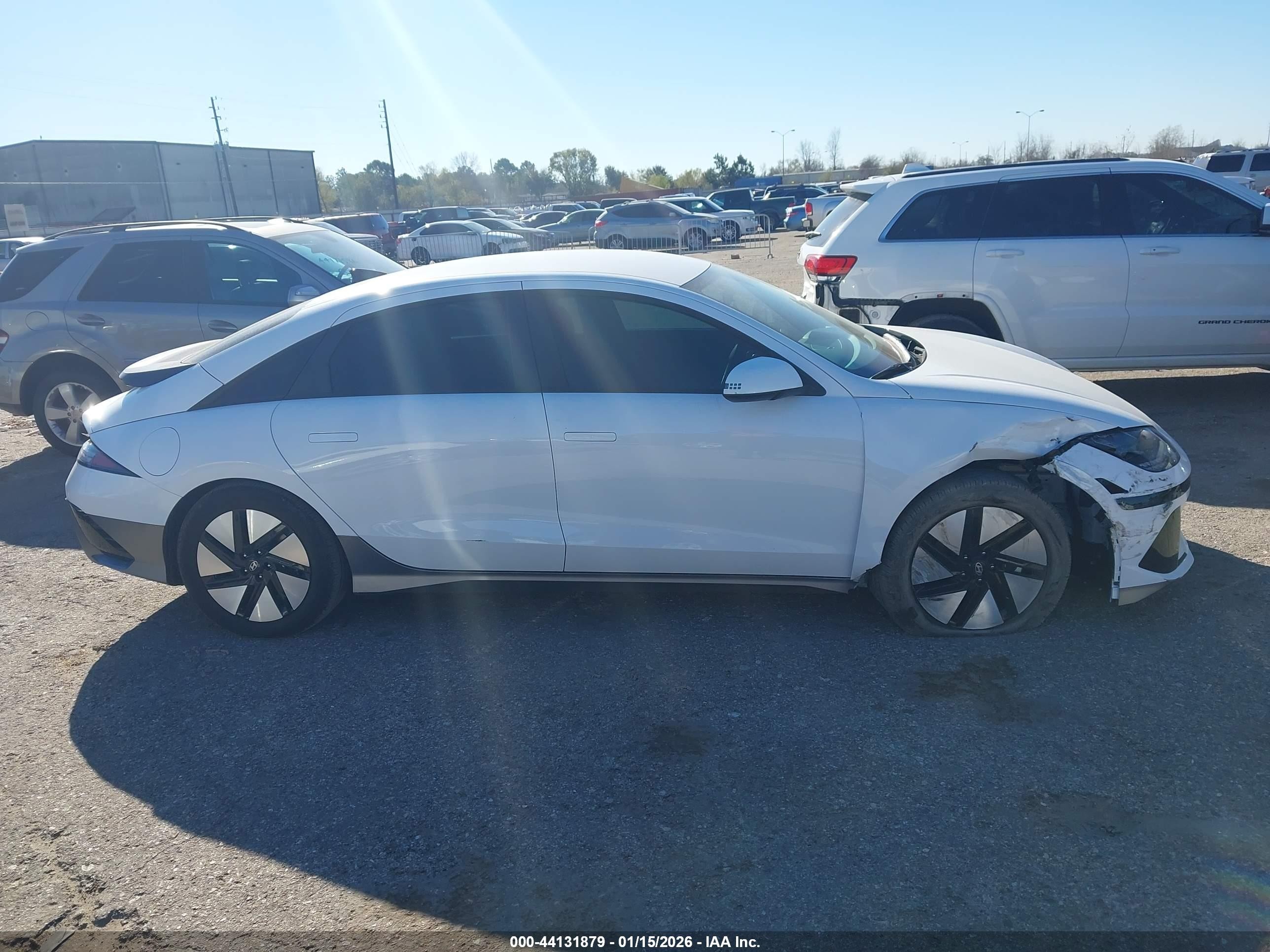 2025 Hyundai Ioniq 6 Se White vin: KMHM24AA7SA116640