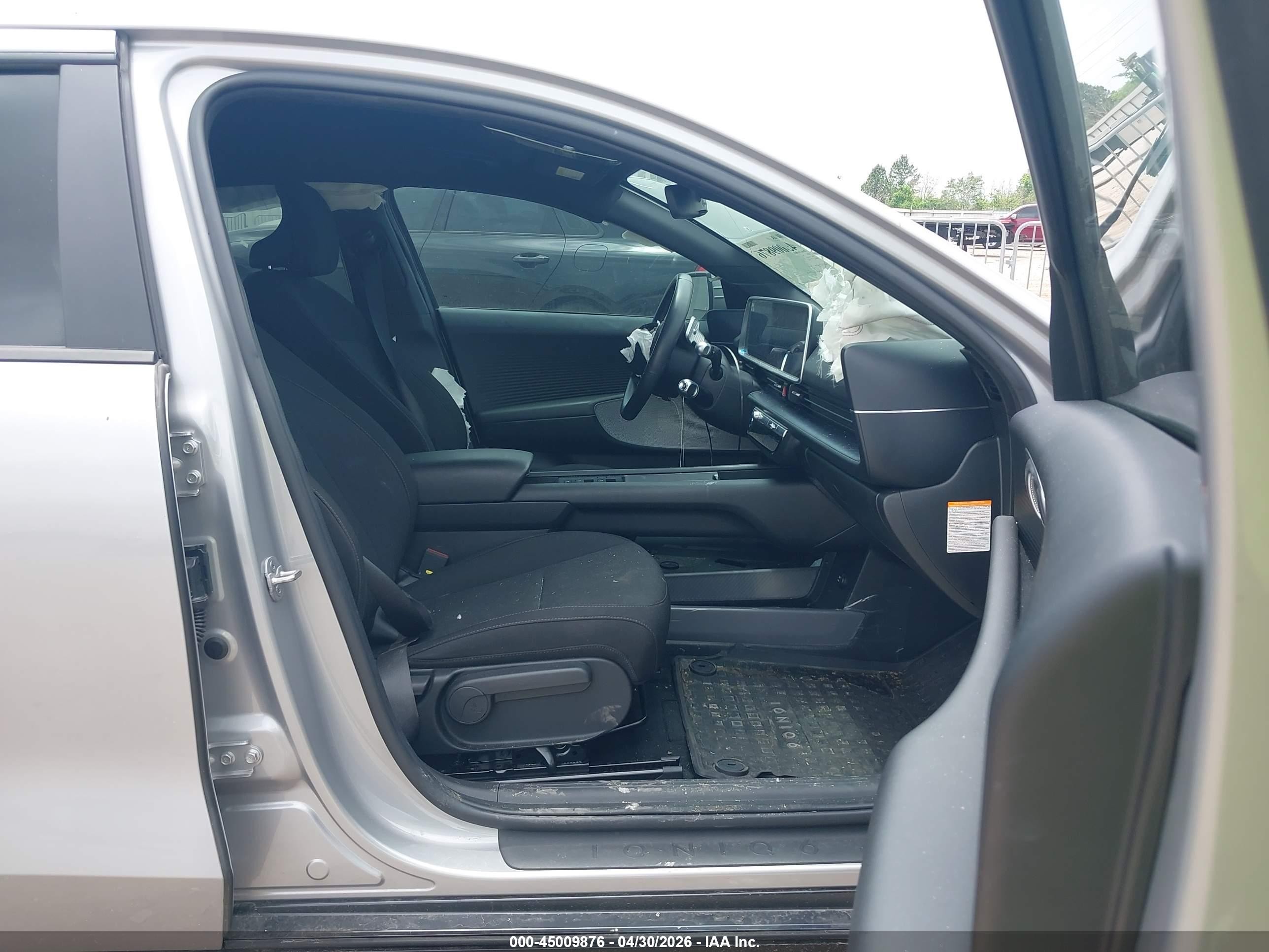 2024 Hyundai Ioniq 6 Se Gray vin: KMHM24AAXRA070585