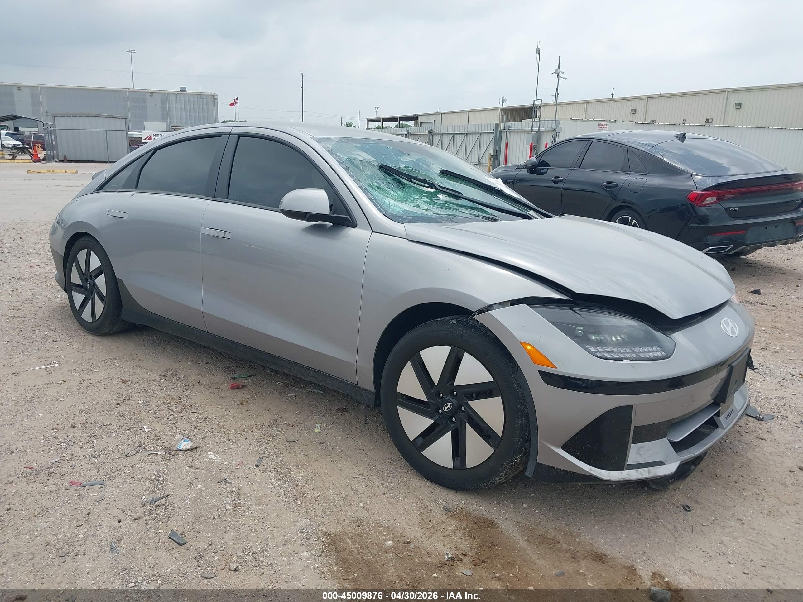2024 Hyundai Ioniq 6 Se Gray vin: KMHM24AAXRA070585