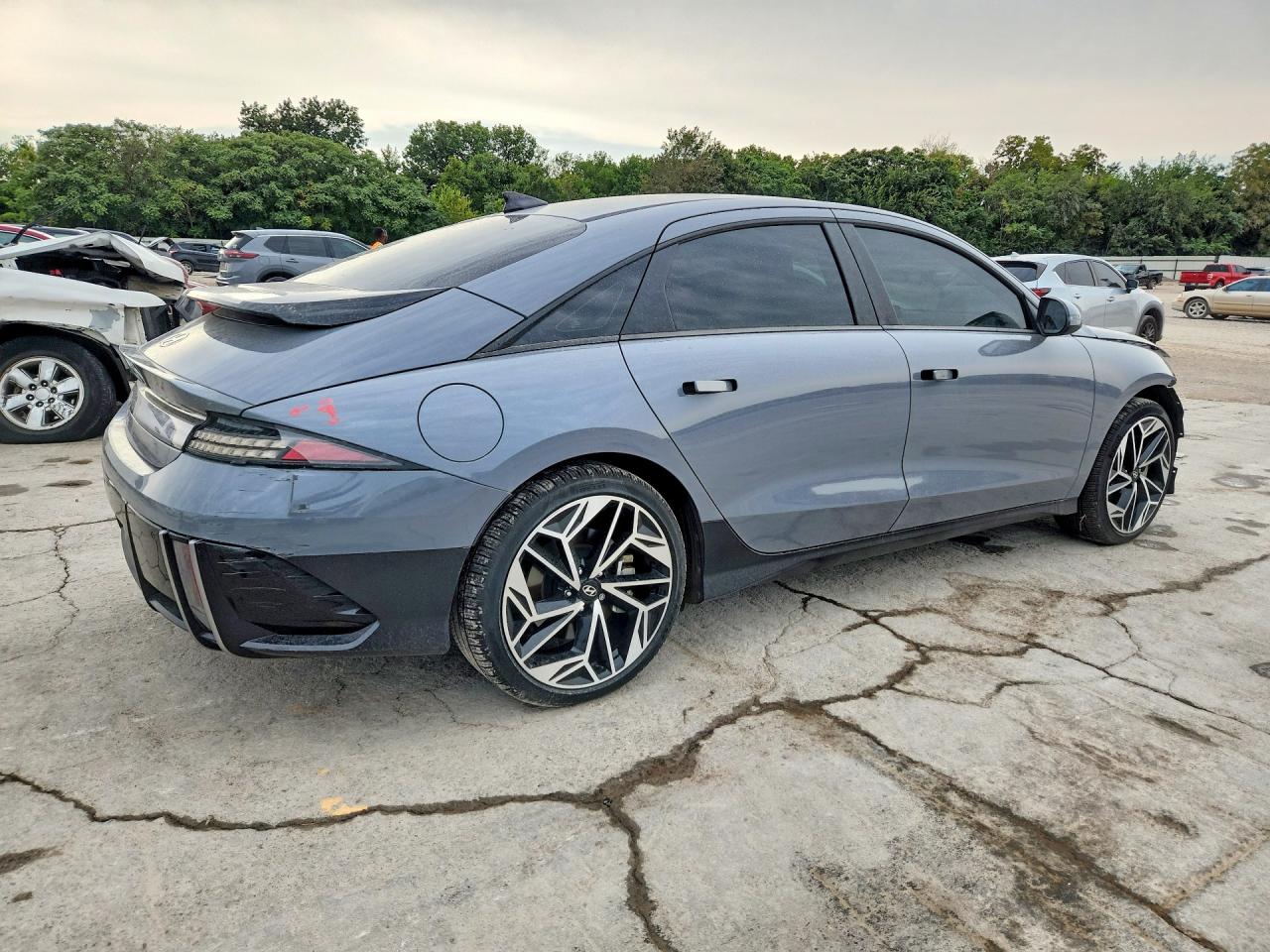 2024 Hyundai Ioniq 6 Sel Gray vin: KMHM34AA1RA074652