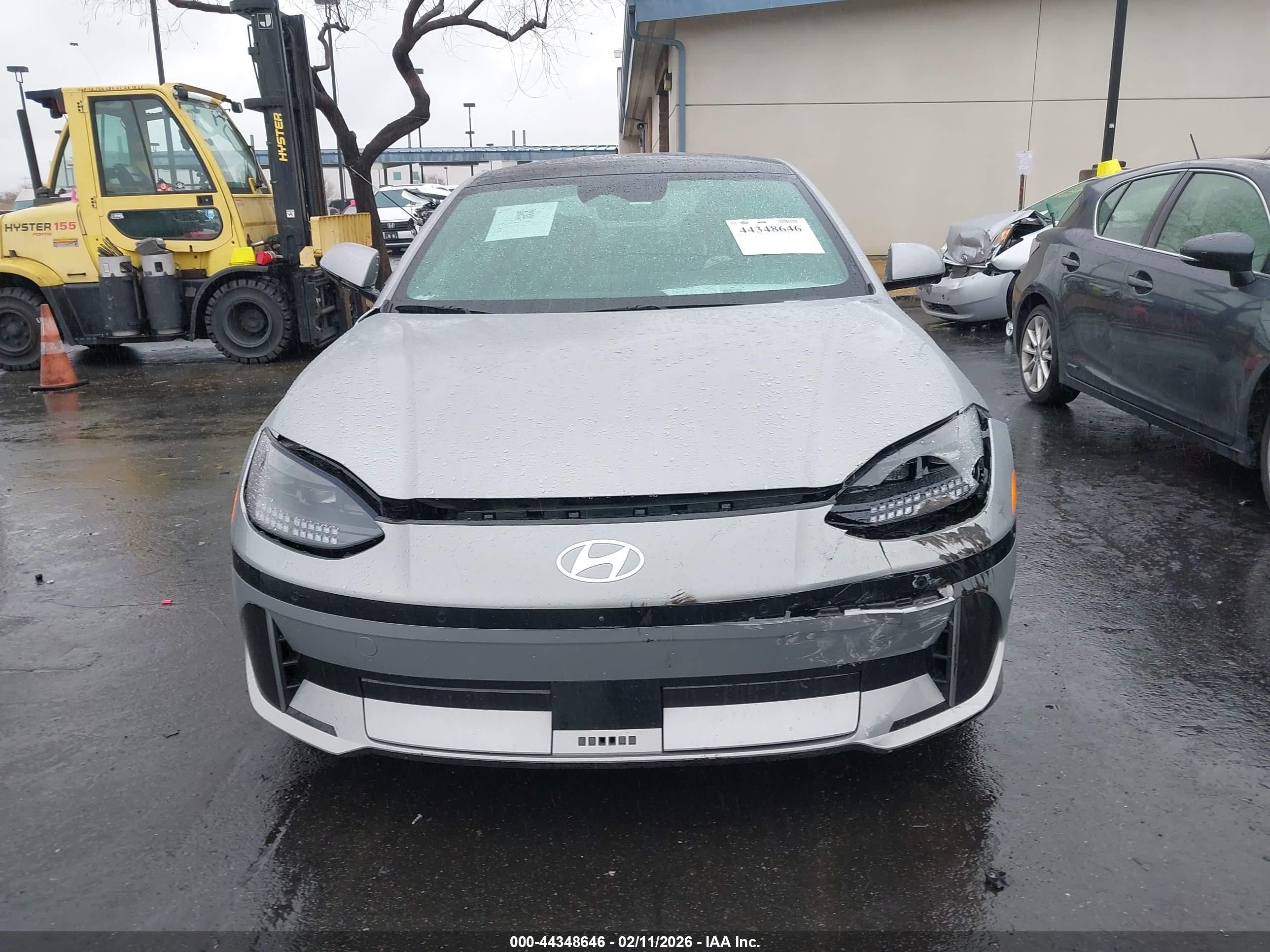 2024 Hyundai Ioniq 6 Limited Silver vin: KMHM54AA5RA074969