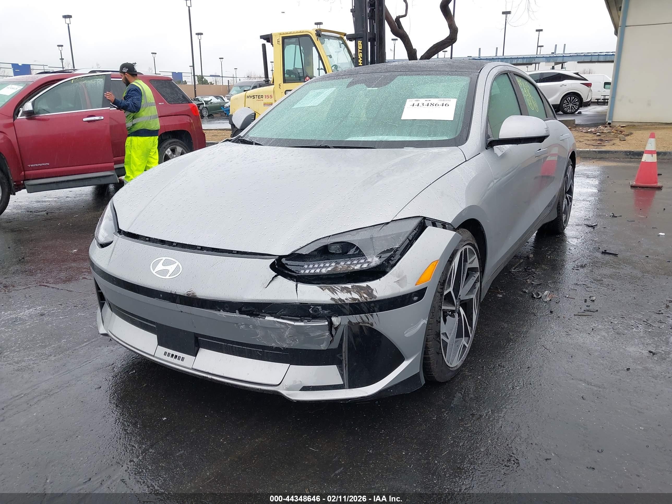 2024 Hyundai Ioniq 6 Limited Silver vin: KMHM54AA5RA074969