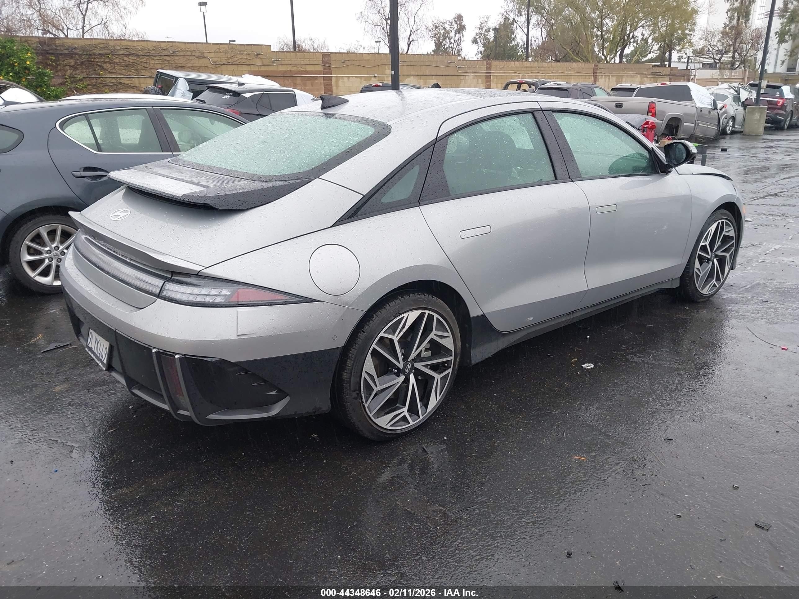 2024 Hyundai Ioniq 6 Limited Silver vin: KMHM54AA5RA074969